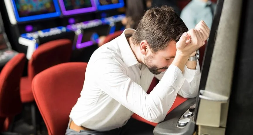 Gambling Addiction Warning Signs: When Las Vegas Fun Starts Costing You ...