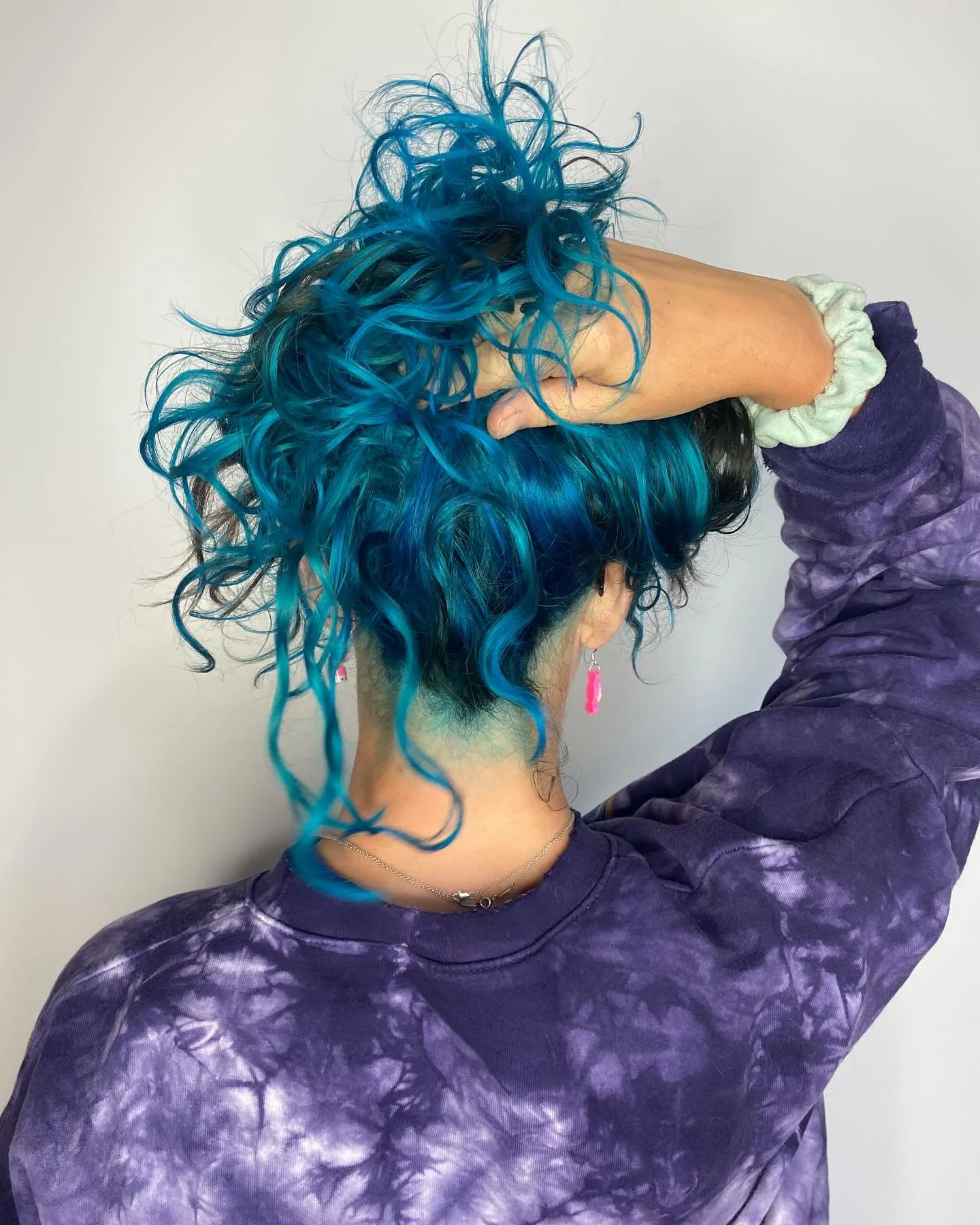 Feeling blue?  Good news! I can help you with that🤩💥💯💃💃💃💃💃

Book a fun color with me that will leave your curls fun, not fried!🍳🍳🍳

#cutecolor #funcolor #coloredcurls #coloredcoils #fashioncolorcurls