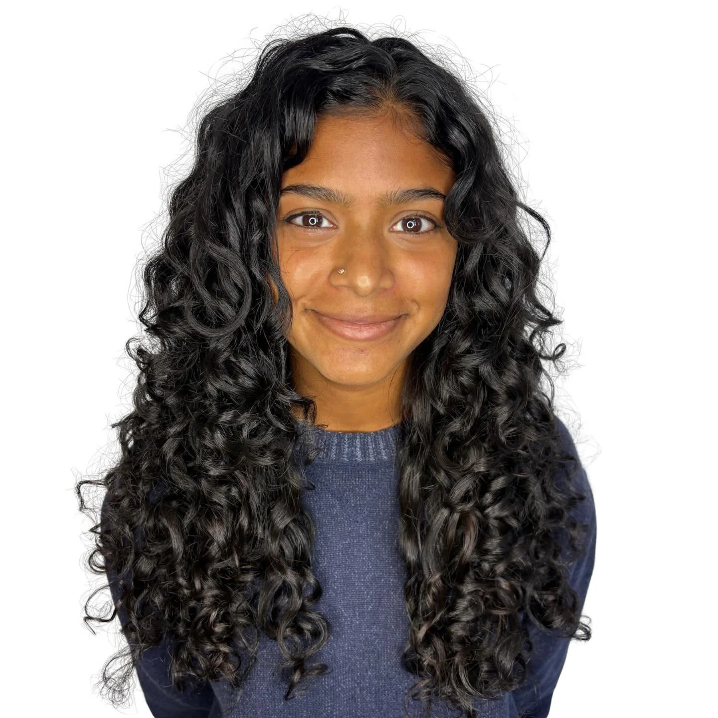 Let the curls do the talking✨🪩

#fringesalonsouthphilly #fringesalon #philadelphia  #devacurl #kevinmurphy #southphilly #bok #curlyhair #curls #curlycut #alltextureswelcome #haircut #naturalhair