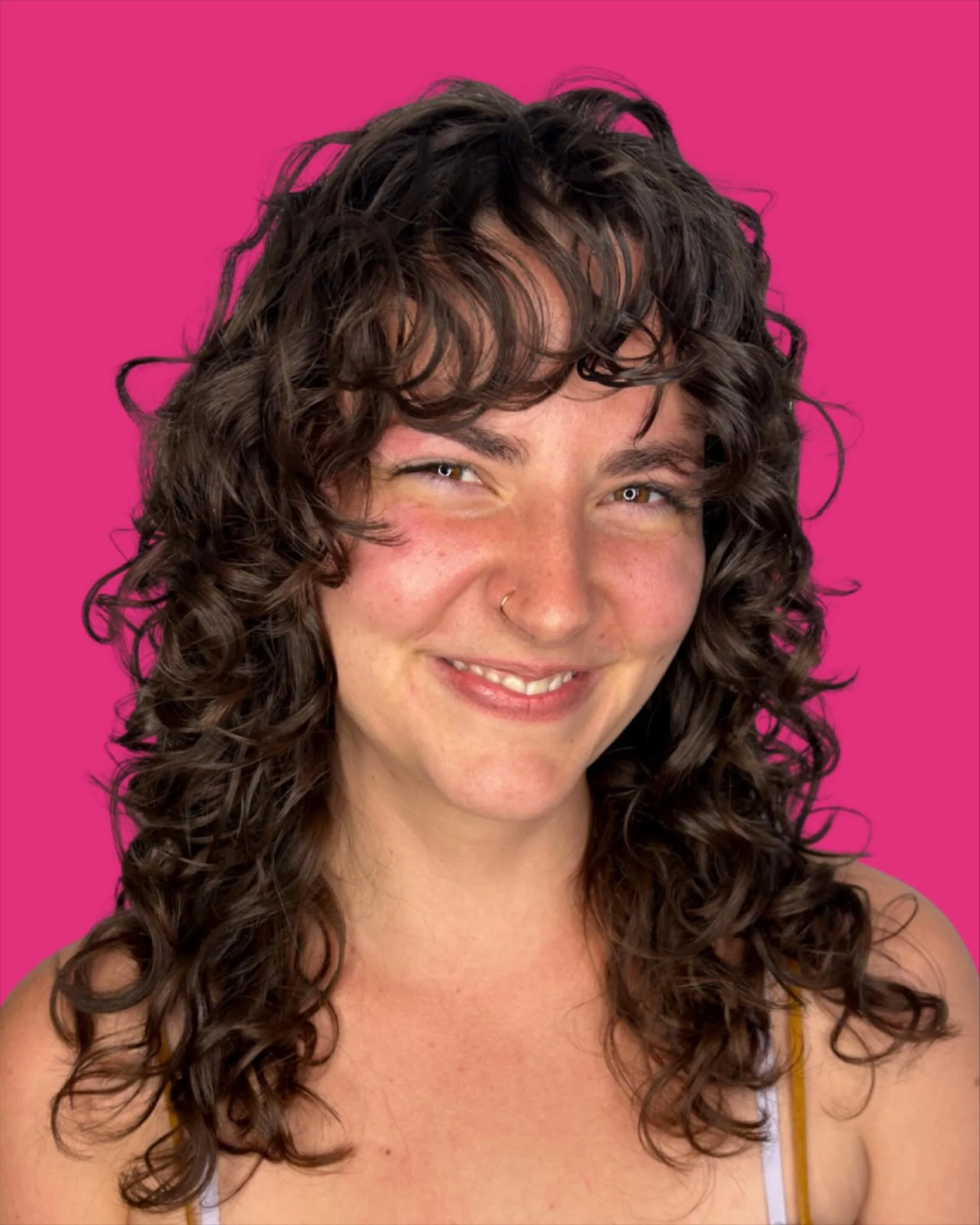 Soft curls, effortless confidence ✨
This textured curly cut brings out natural movement, shape, and shine&mdash;because your curls deserve to be celebrated just the way they are. 💖

#CurlyHairGoals #CurlSpecialist #NaturalCurls #TextureLove #FringeS