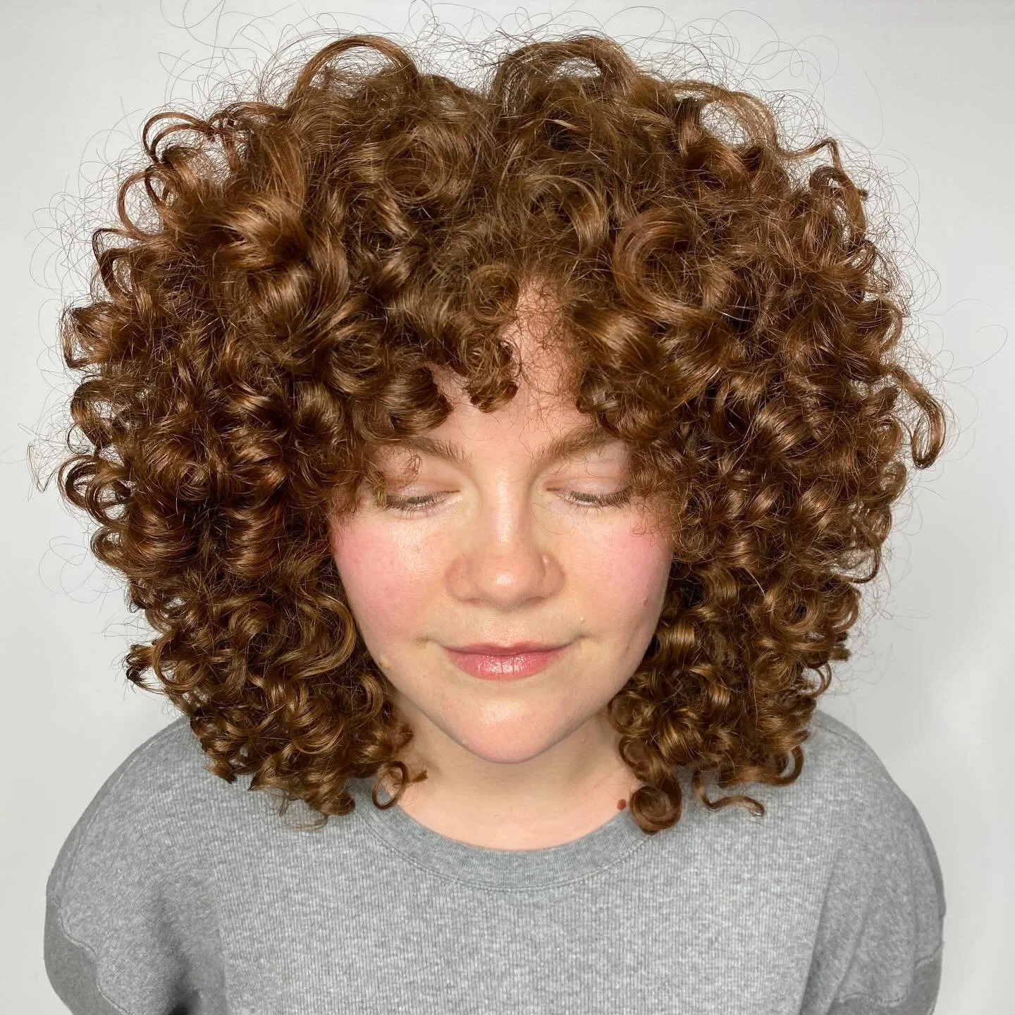 I just can&rsquo;t with this HAIR! Instantly in love with this hair and this beautiful soul! 
So honored to be trusted with this precious fabric! Makes ME look good! 

#deliciouscurls #fabcurls #devacurl #forevercurlsacademy #curlstate
