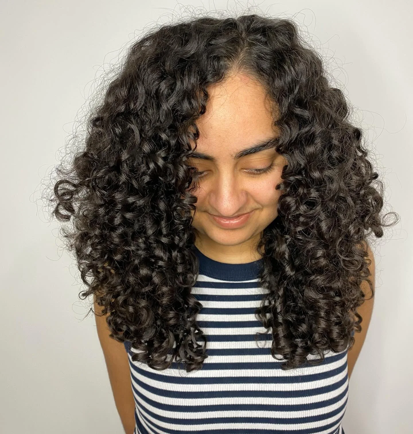 Honored for Philly Curly Community to trust me with their precious fabric! 🩷🩷🩷🩷

#3chair #curlzzz #longcurlyhair