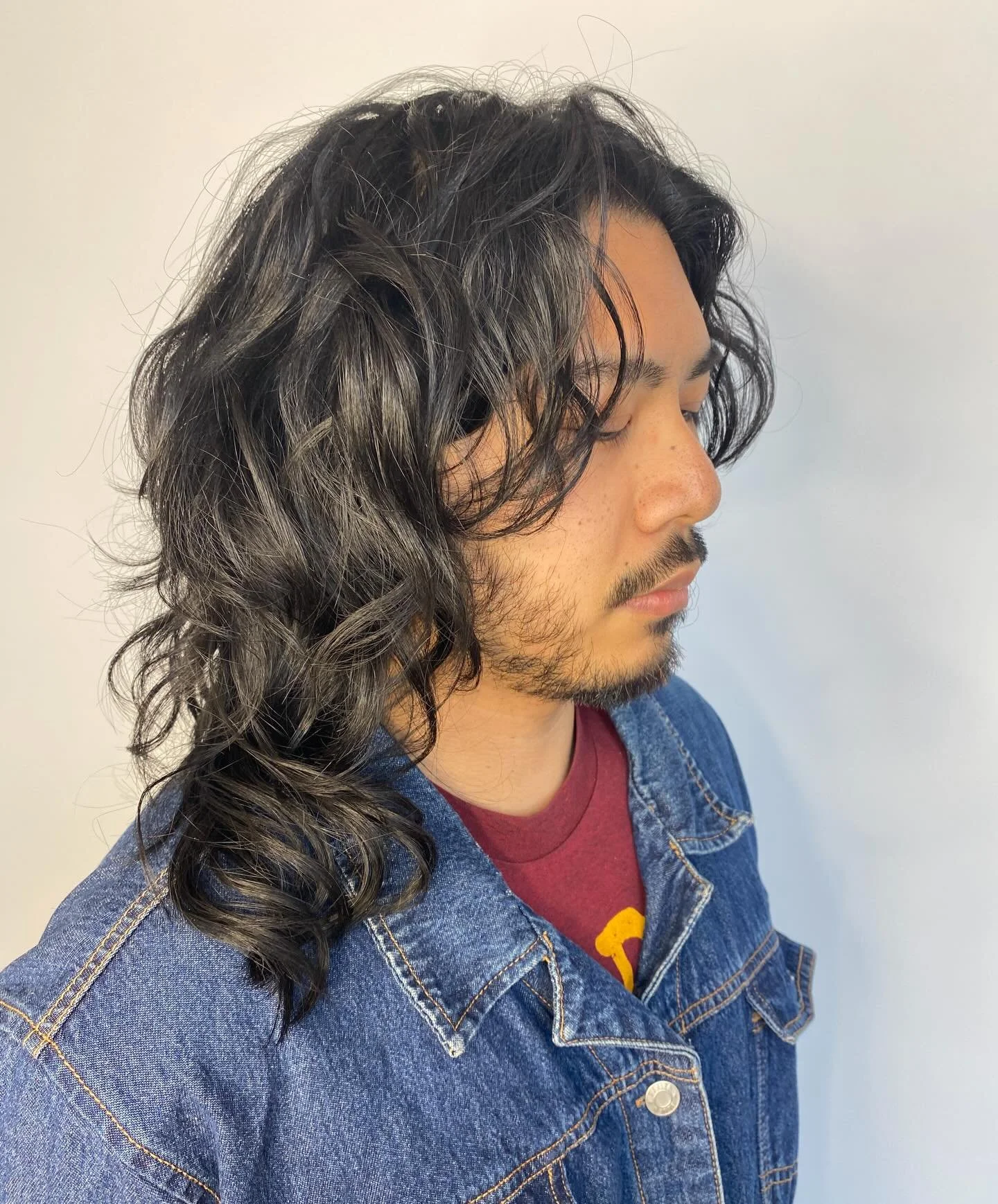 When a life  changing hair routine inspires you to change careers! @big.detour.energy is making big moves to join our team! Keep your eye on the prize! 

#curlyhairmovement #hairstylist #bestcareerever