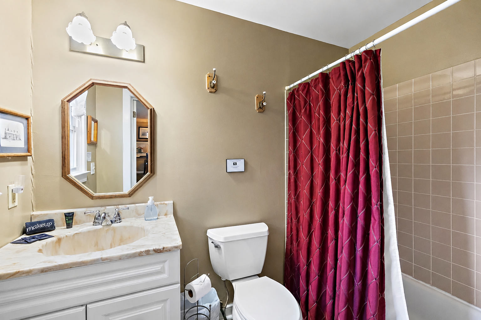 Scarlet-Tanager-Bathroom-2314.png