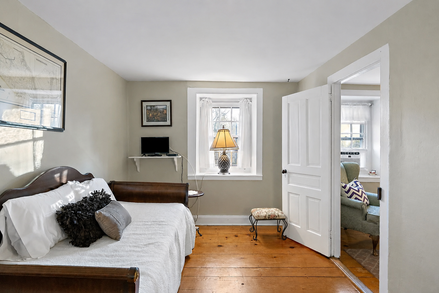 Purple-Martin-Guest-Room.png