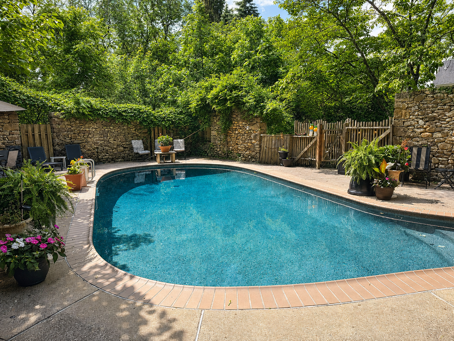 Pineapple-Hill-Pool-432.png
