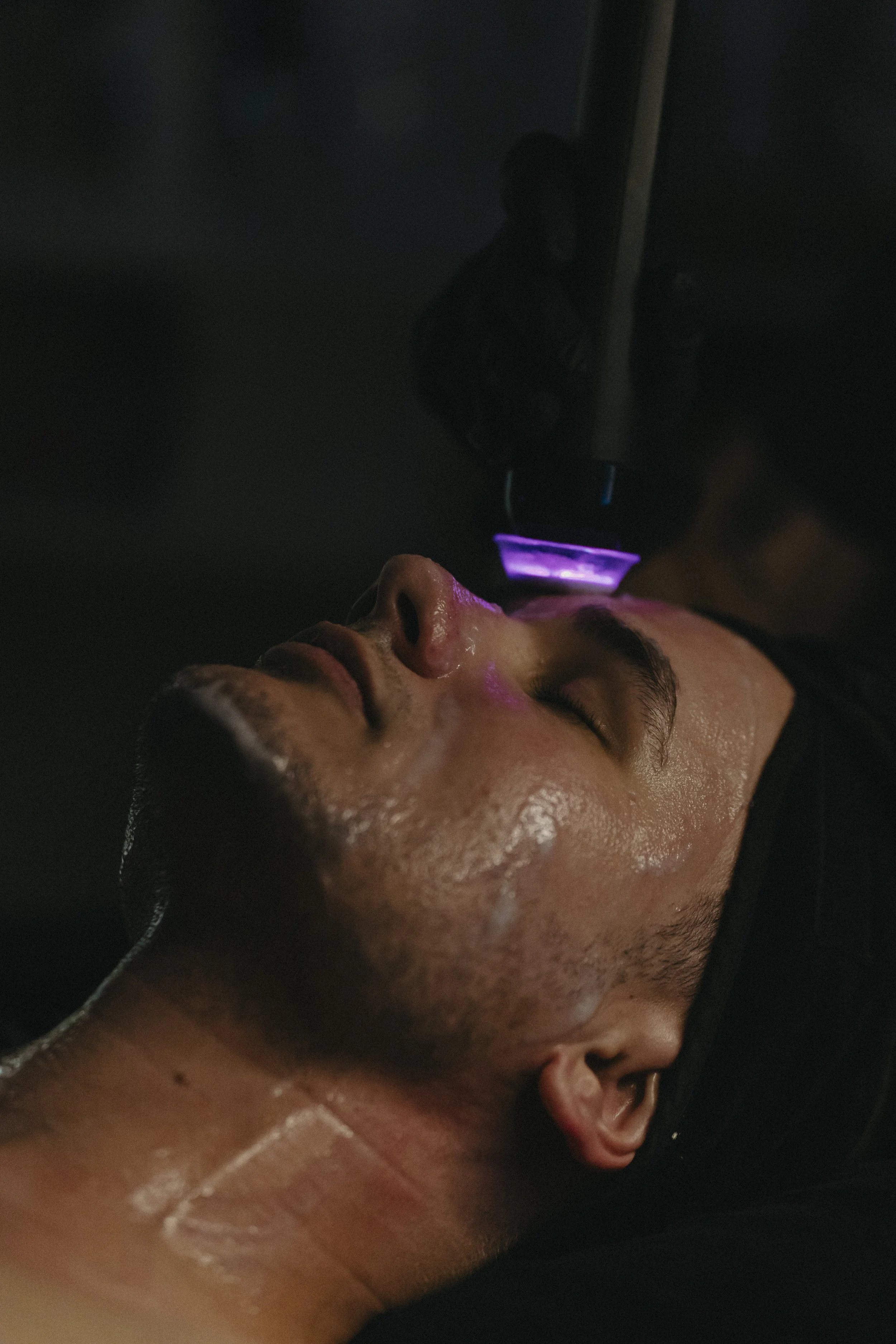 a man getting a glo2 oxygenation facial at Belle Aesthetics, a med spa in Stewartstown PA
