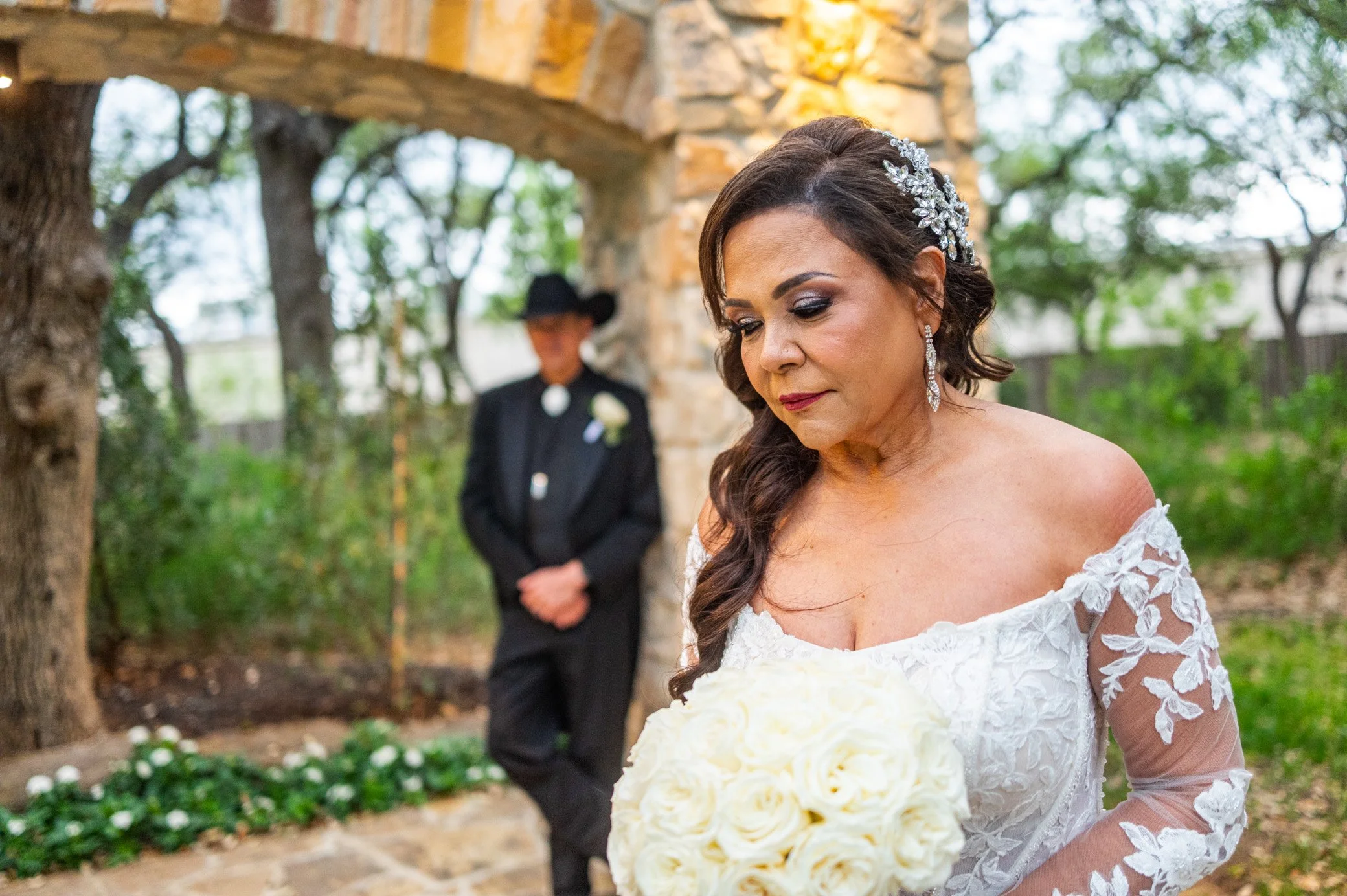 What Makes Wedding Photographs Feel Timeless?