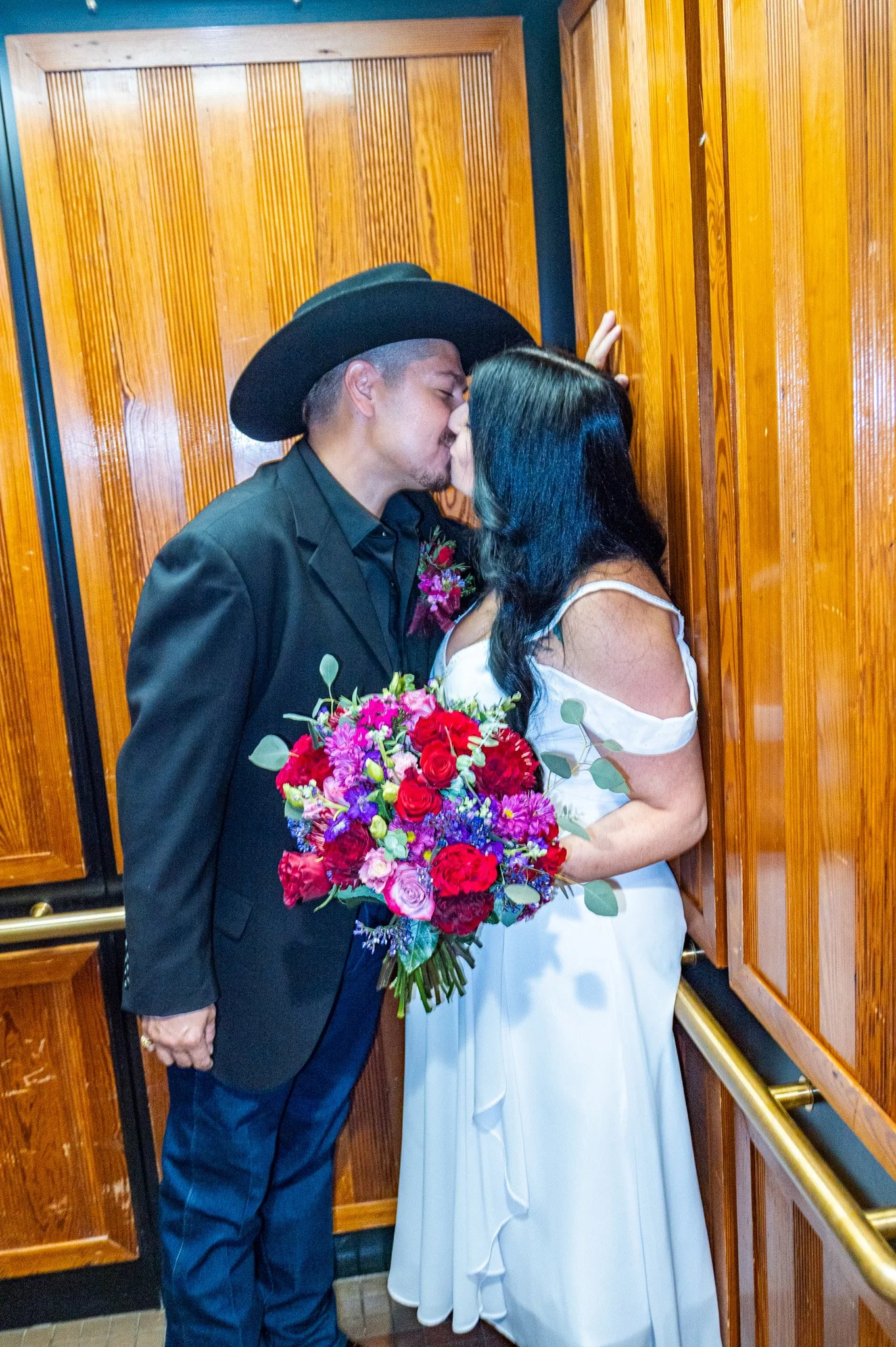 Caldwell County Courthouse Elopement – Quiet Elevator Portrait – Leica D-Lux 8