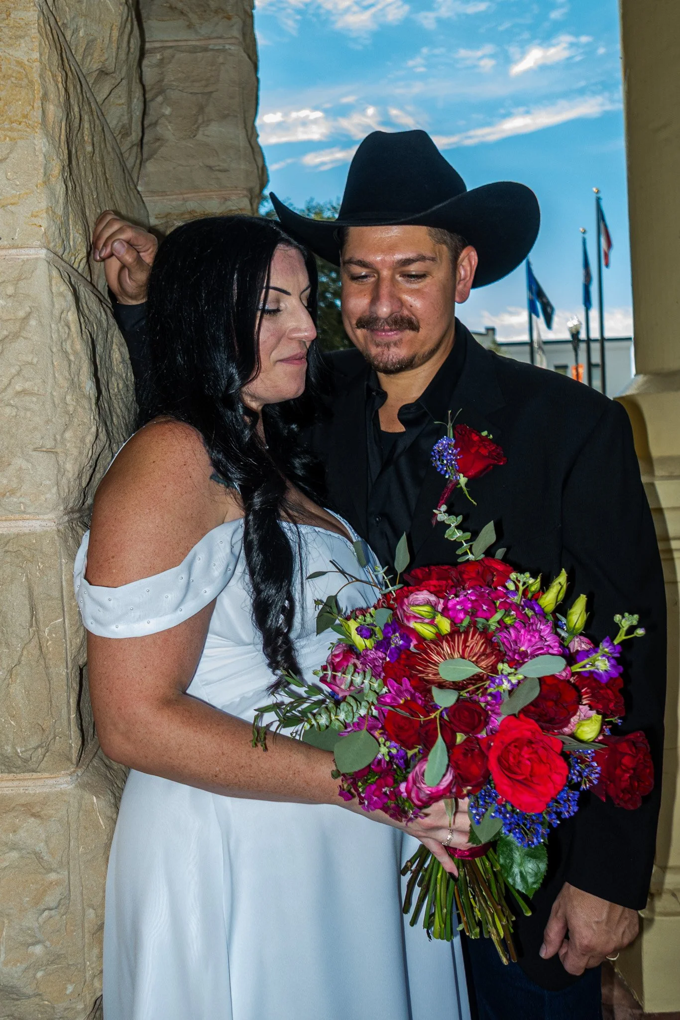 Caldwell County Courthouse Elopement – Quiet outdoor Portrait – Leica D-Lux 8