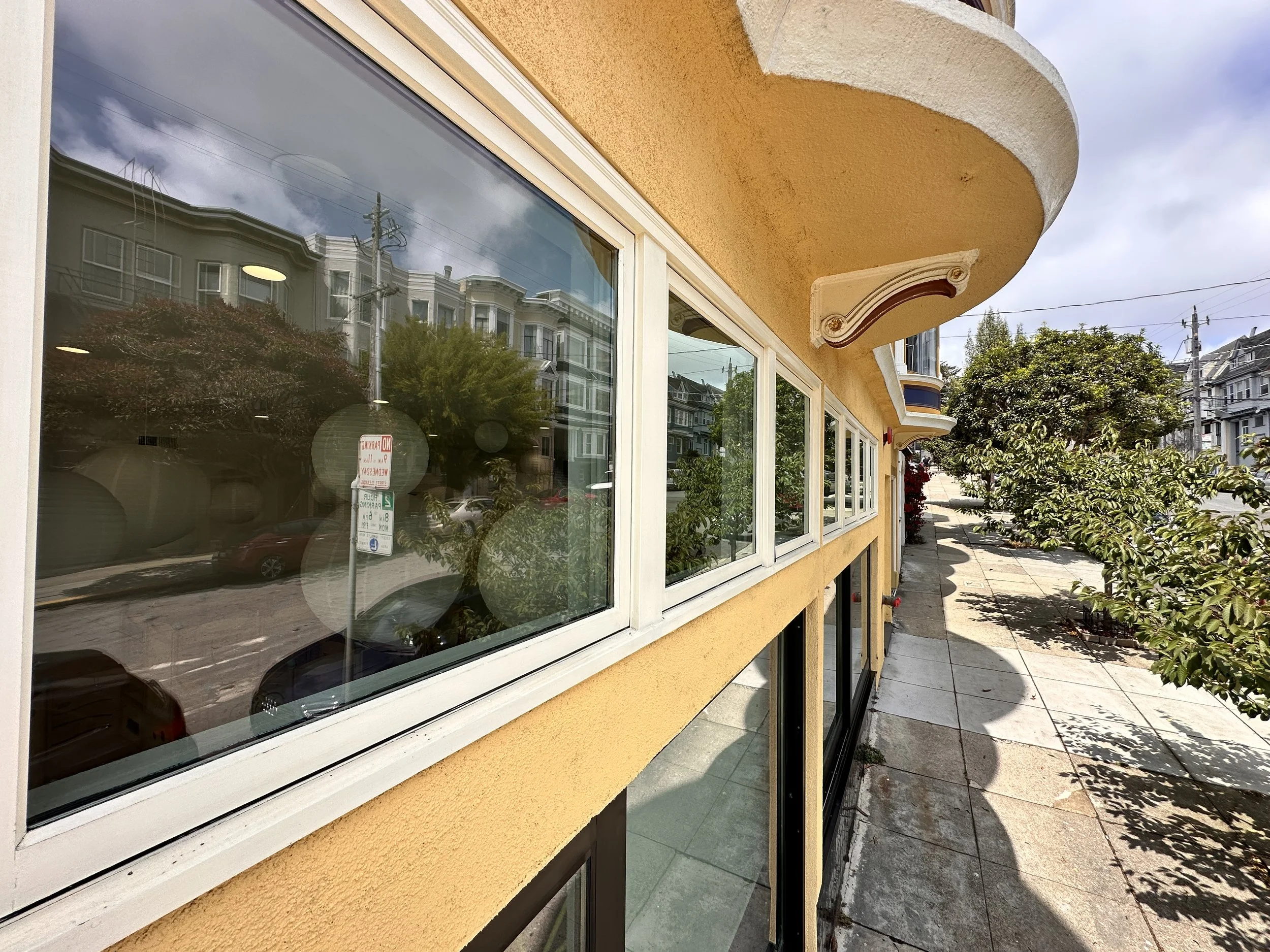 Professional commercial window cleaning by GoCleanify, delivering streak-free interior and exterior glass cleaning for offices in the San Francisco Bay Area.