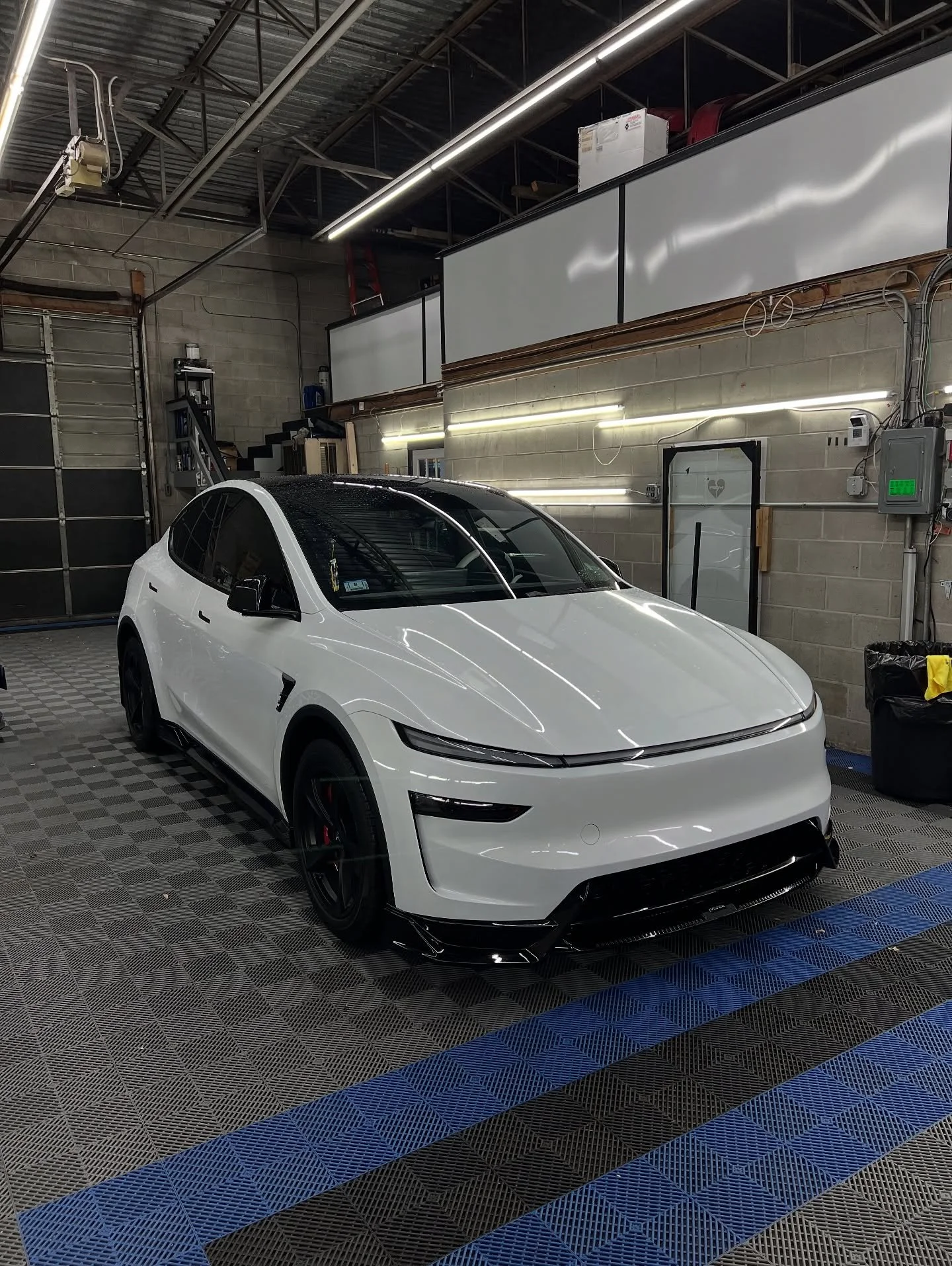 @jaccord2.0 stopped in for a Yoder front lip and sideskirts installed! 

~~~~~~~~~~
📥Direct message quotes 
📲 508-527-1003
📩 rdmautostyling1@gmail.com
- Vinyl wrapping
- Detailing
- Paint corrections 
- Ceramic coatings
- Starlight headliners 
- U