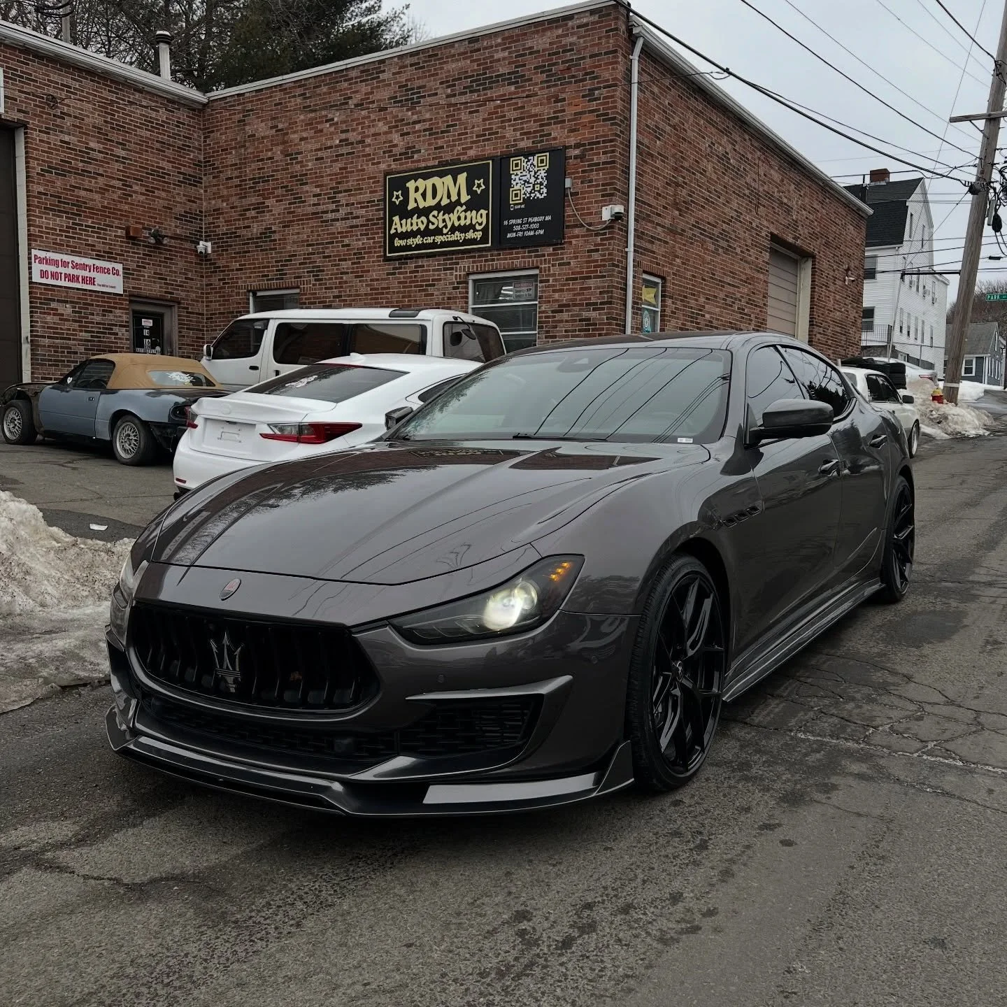 Maserati ghibli came in for some cosmetic upgrades! 

✅ @cmsttuning front lip, side skirts, and rear diffuser
✅ Trunk spoiler 

~~~~~~~~~~
📥Direct message quotes 
📲 508-527-1003
📩 rdmautostyling1@gmail.com
- Vinyl wrapping
- Detailing
- Paint corr