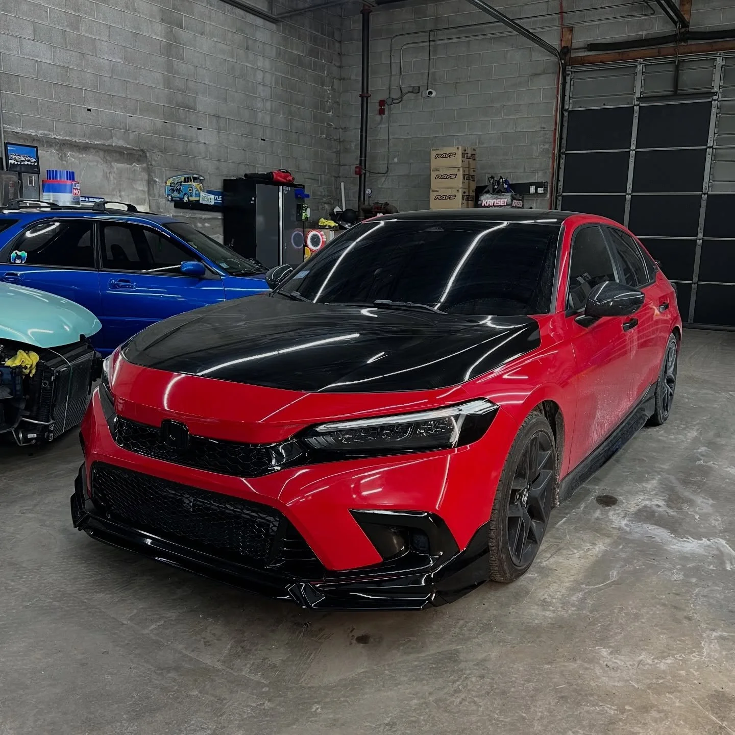 Sorry in advance for the salt 🤣 This civic came in for a bunch of goodies!
✅ Yofer front lip
✅ Side skirts 
✅ Rear diffuser with third brake light and reflector lights 
✅ Trunk spoiler 
✅ Tailights 
✅ Hood and roof wrapped gloss black 
✅ headlight c