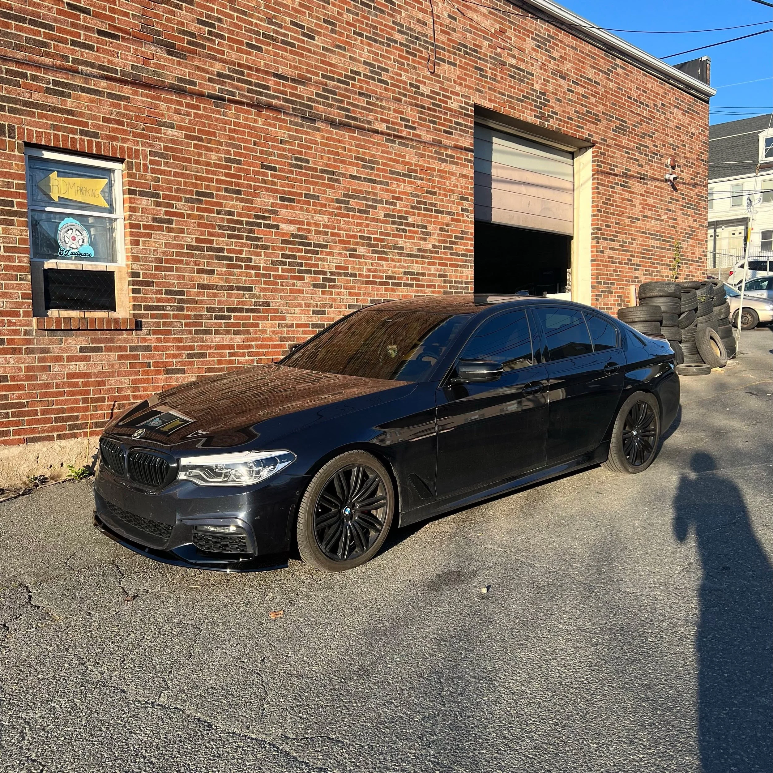 @mr_muhammed_alli brought his 540i in for some mods!
✅ H&amp;R lowering springs
✅ Headlight and taillight tint 

~~~~~~~~~~
📥Direct message quotes 
📲 508-527-1003
📩 rdmautostyling1@gmail.com
- Vinyl wrapping
- Detailing
- Paint corrections 
- Cera