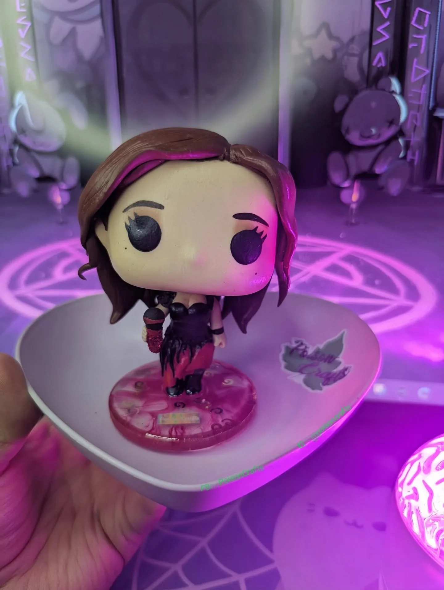 ✨ Poison Pop Custom ✨

Convierte a tu personaje o persona especial en una figura &uacute;nica 🖤
Desde $795 MXN, incluye protector que brilla en la oscuridad 🌙✨

Cada pieza es totalmente personalizada para que tengas algo realmente especial ✨

Y ust