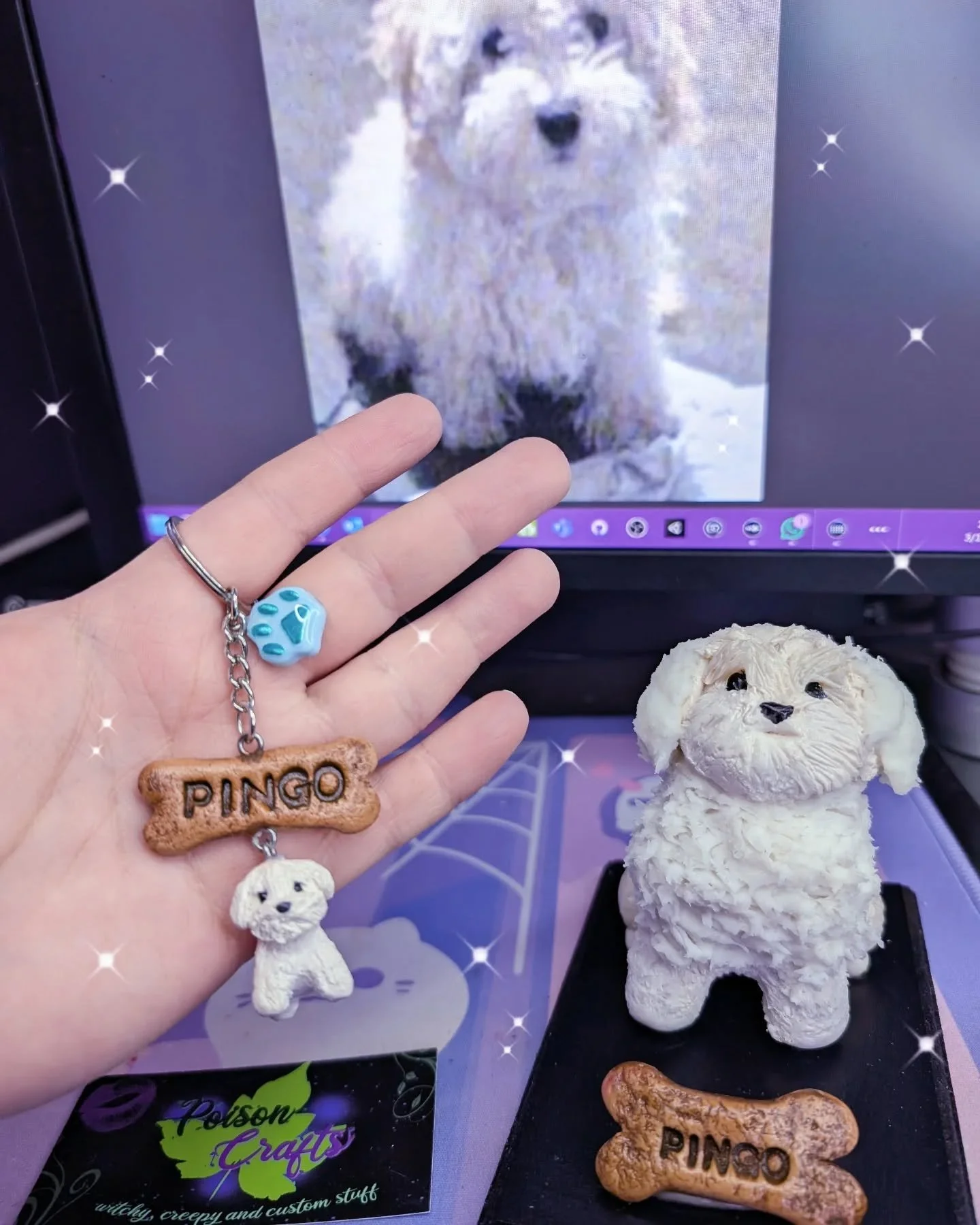 Estatuilla + llavero por $490 MXN 💜