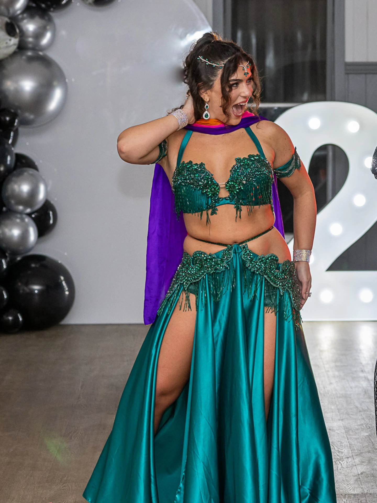 POV: you hire me to perform at your 21st and your grandma gets up to dance with me 😄
Get it grandma!! 💃💃💃
(True story)

📸@chandra.a.j 
@bellydancemelbourne