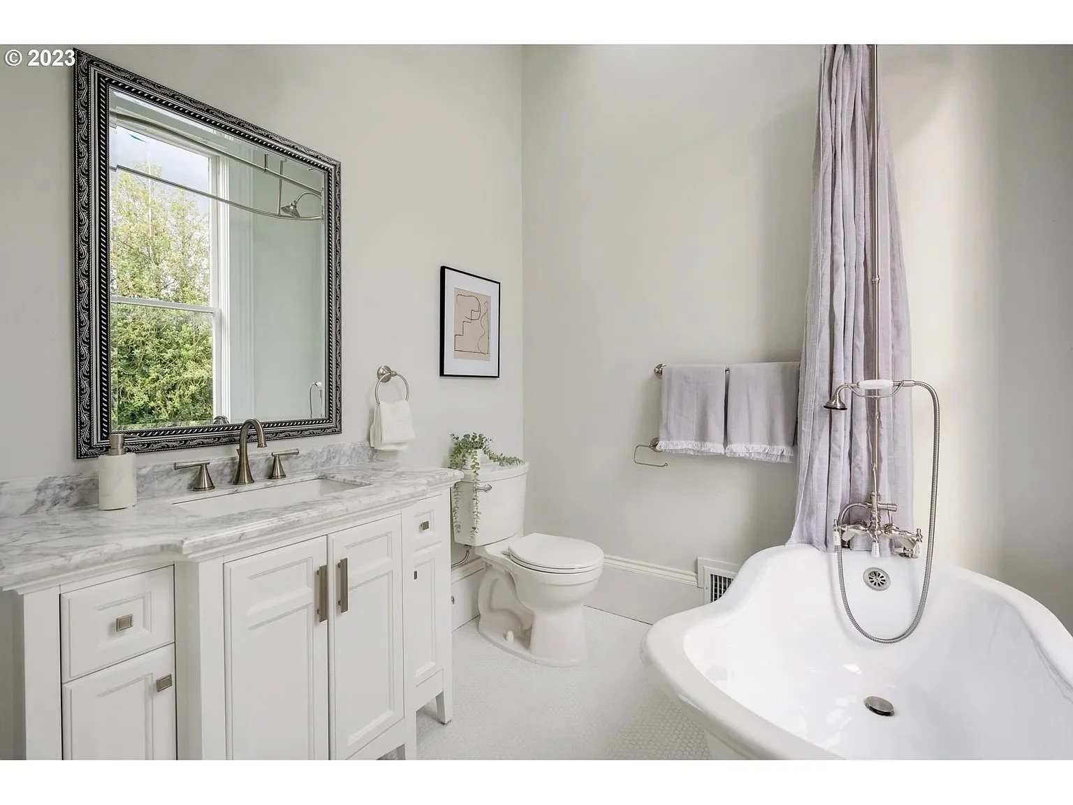 Bathroom2.jpeg