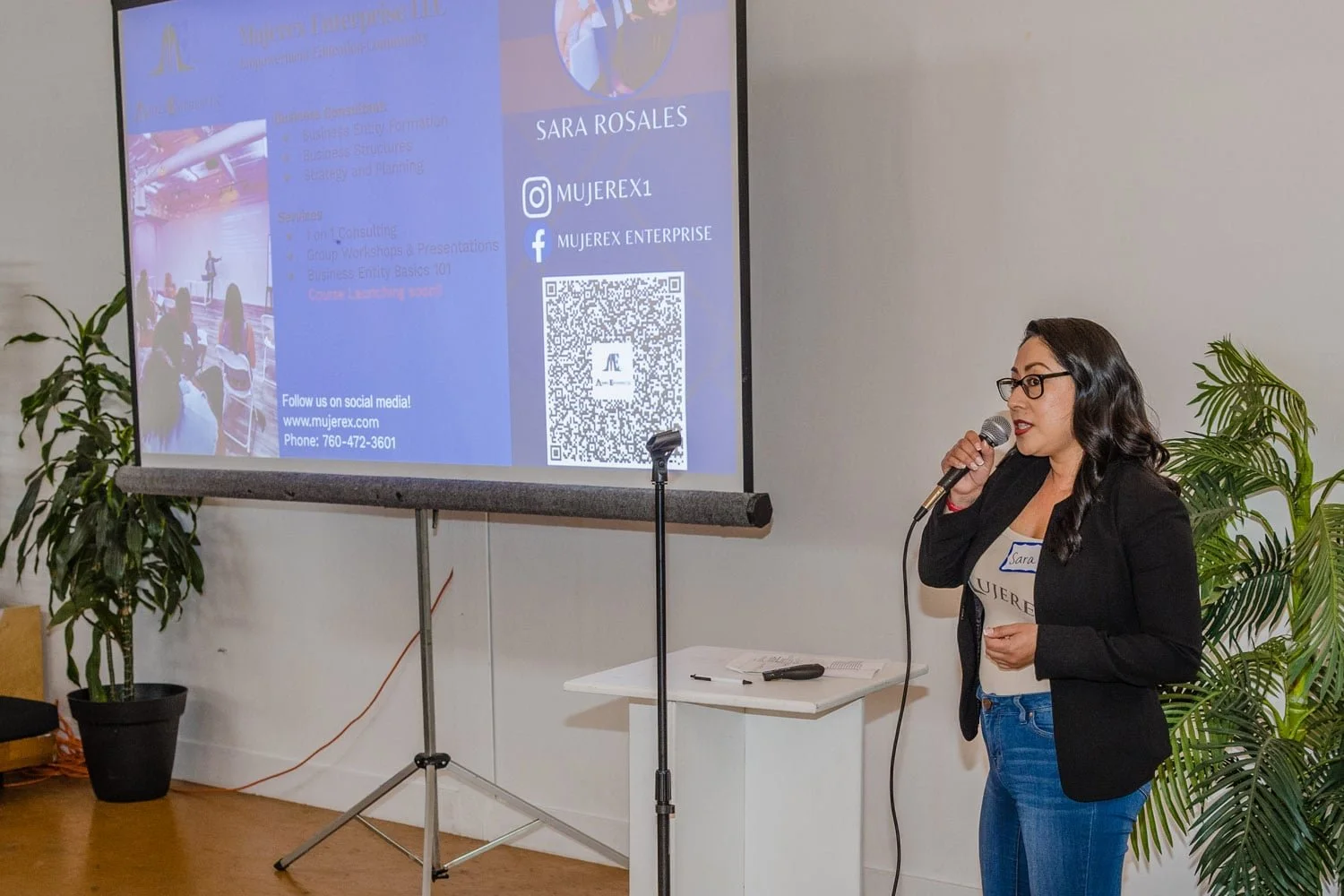 business-consultant-sara-rosales-speaking-at-impact-labs-small-business-networking-event.jpg
