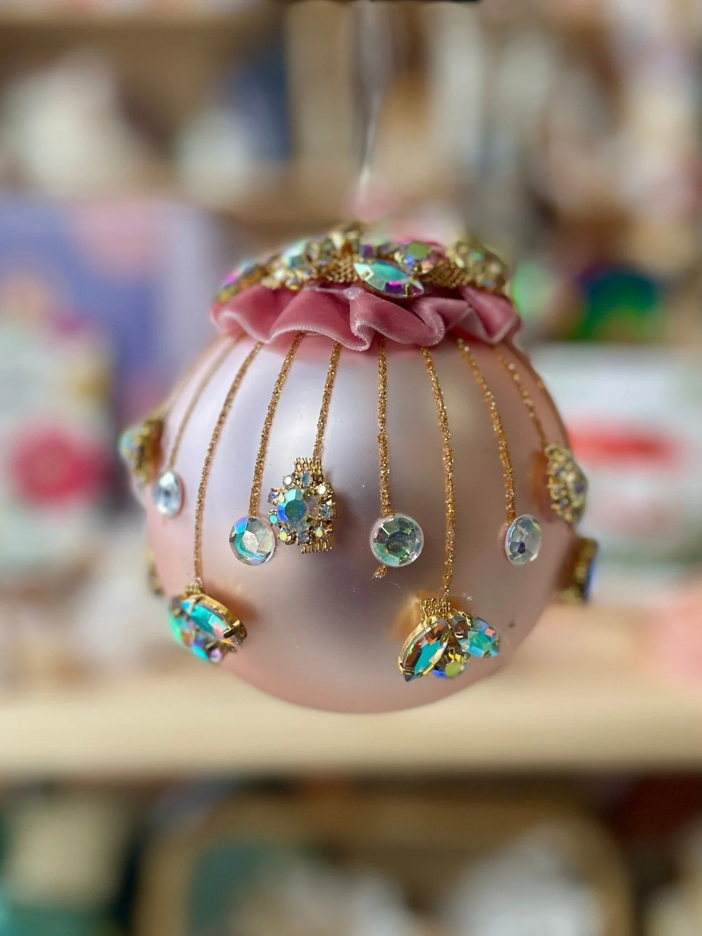 Tree decorating season is here 🎄💫 Find ornaments that add charm, colour, and a festive glow to your home. 
*
*
*
*
*
#christmas #christmasgifts #giftideas #christmasgiftideas #aussiegifts #auschristmas #australianchristmasgifts