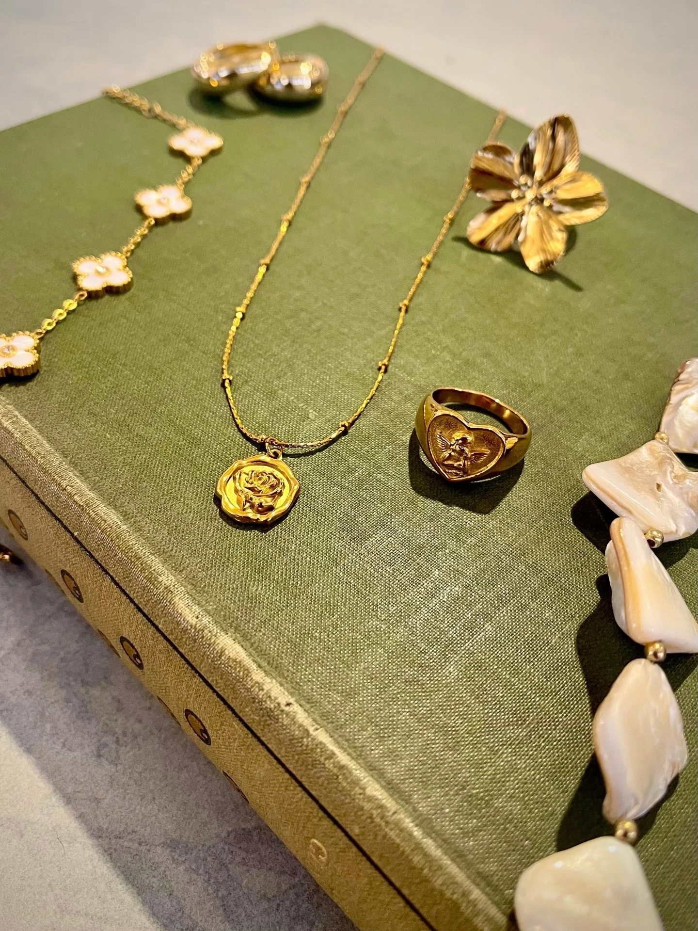 Shine bright this Christmas ✨🎁 Find the perfect gifts for jewellery lovers at Market Fair &mdash; from delicate pieces to statement treasures, there&rsquo;s something for everyone.
*
*
*
*
*
#jewelleryart #jewelleryartist #jewellerysale #jewellerybu