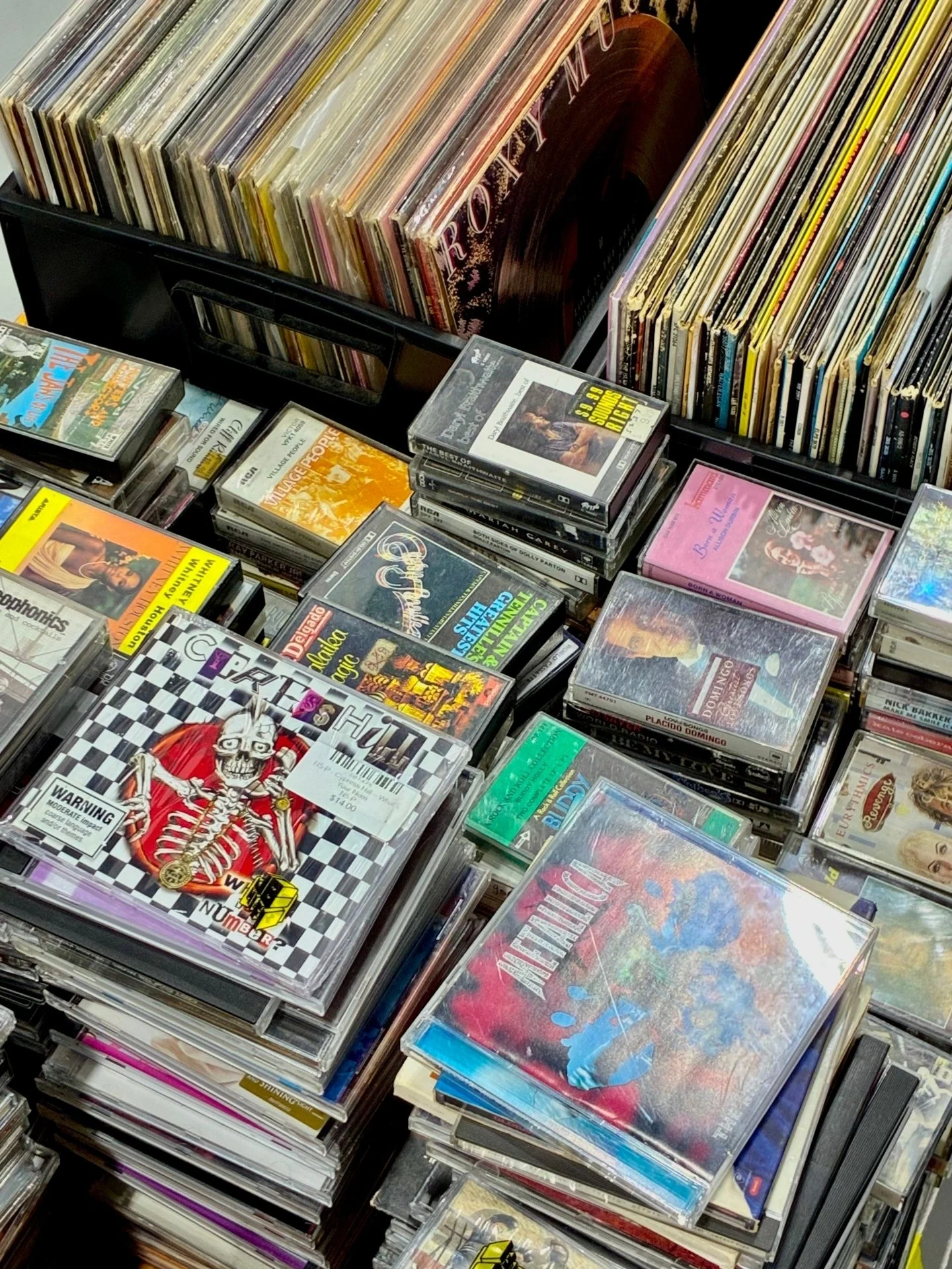 Dig through the crates at N5-P, Market Fair Preston 🎶
Vintage records, tapes &amp; CDs for collectors, nostalgics and anyone chasing that perfect sound.
*
*
*
*
*
*
#MarketFairPreston #N5P #VinylLovers #VintageRecords #RecordCrate #CassetteCulture #