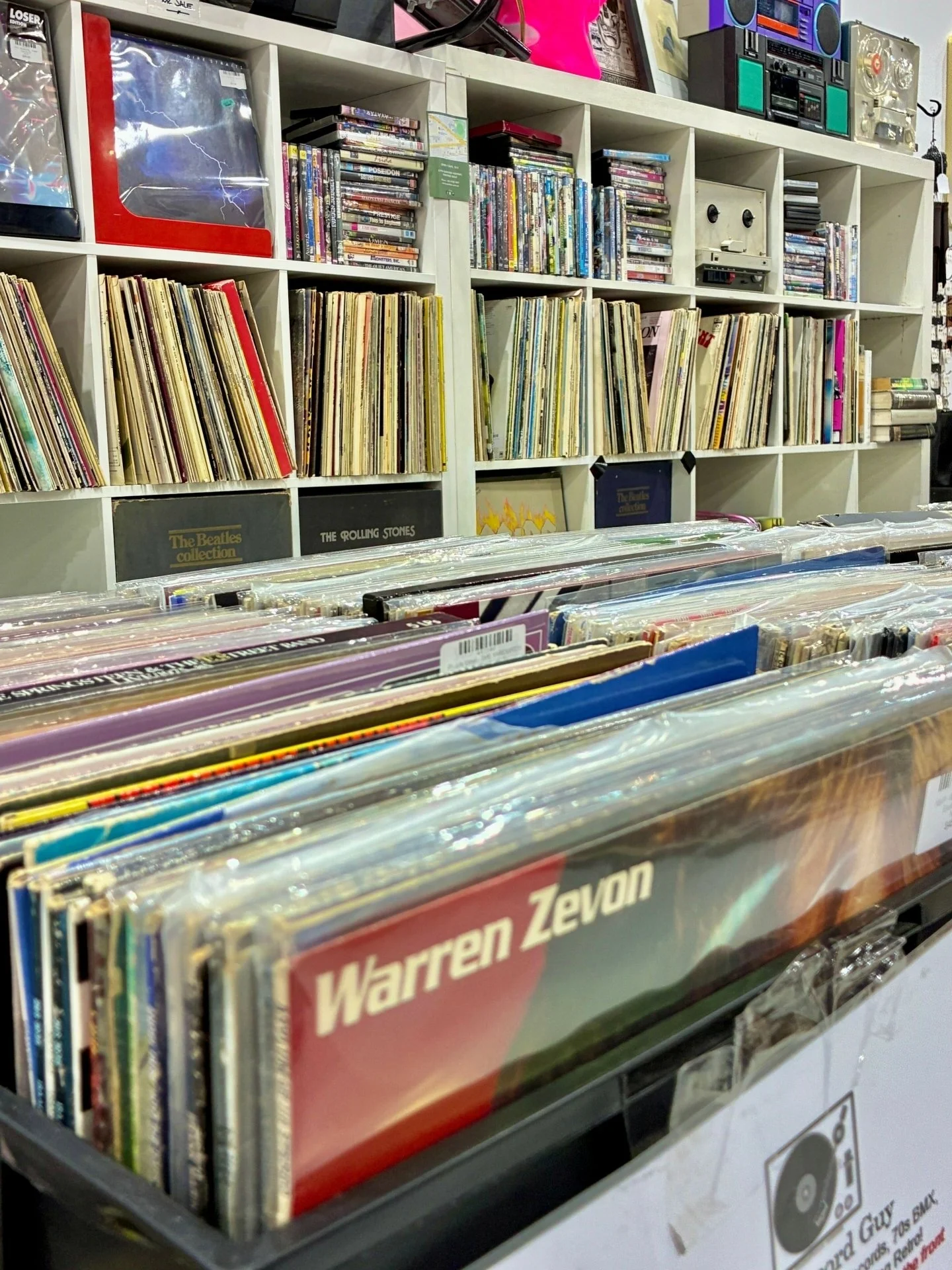 Music lovers, this one&rsquo;s for you 🎶 N5-P  at Preston is stacked with records, CDs and cassettes &mdash; a retro soundtrack waiting to be found. 📀✨
*
*
*
*
*
#vintagestore #thingstodoinmelbourne #thrifting #circularfashion #thrifted #thriftedfa