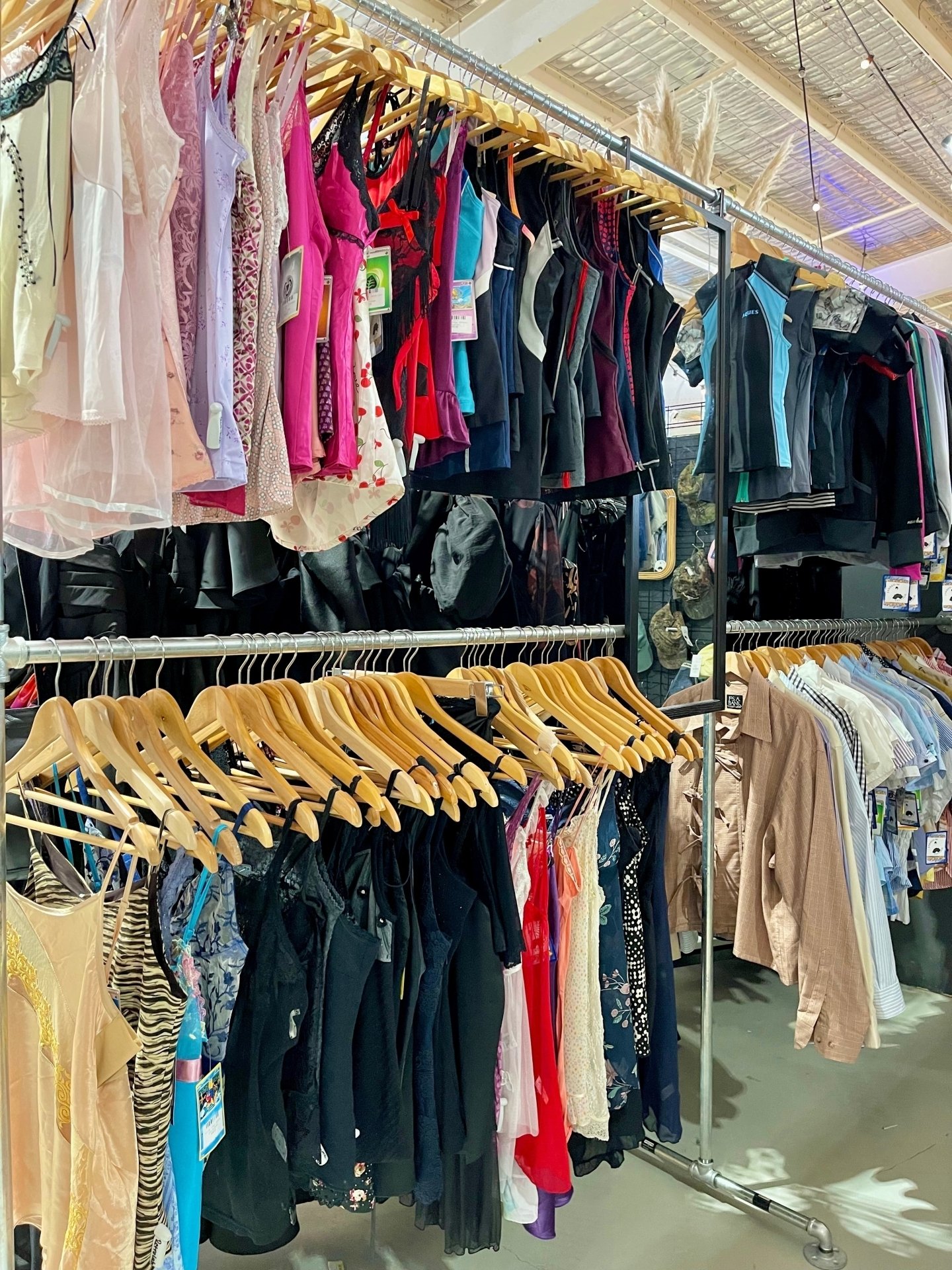 👚✨Style yourself with sustainable fashion! Jarred M vintage has all the essential vintage pieces. Find them Today at Market Fair Ferntree Gully.
*
*
*
*
*
#upcycledclothing #upcycling #upcycledclothes #sustainablefashion #upcycledfashion #upcyclingc