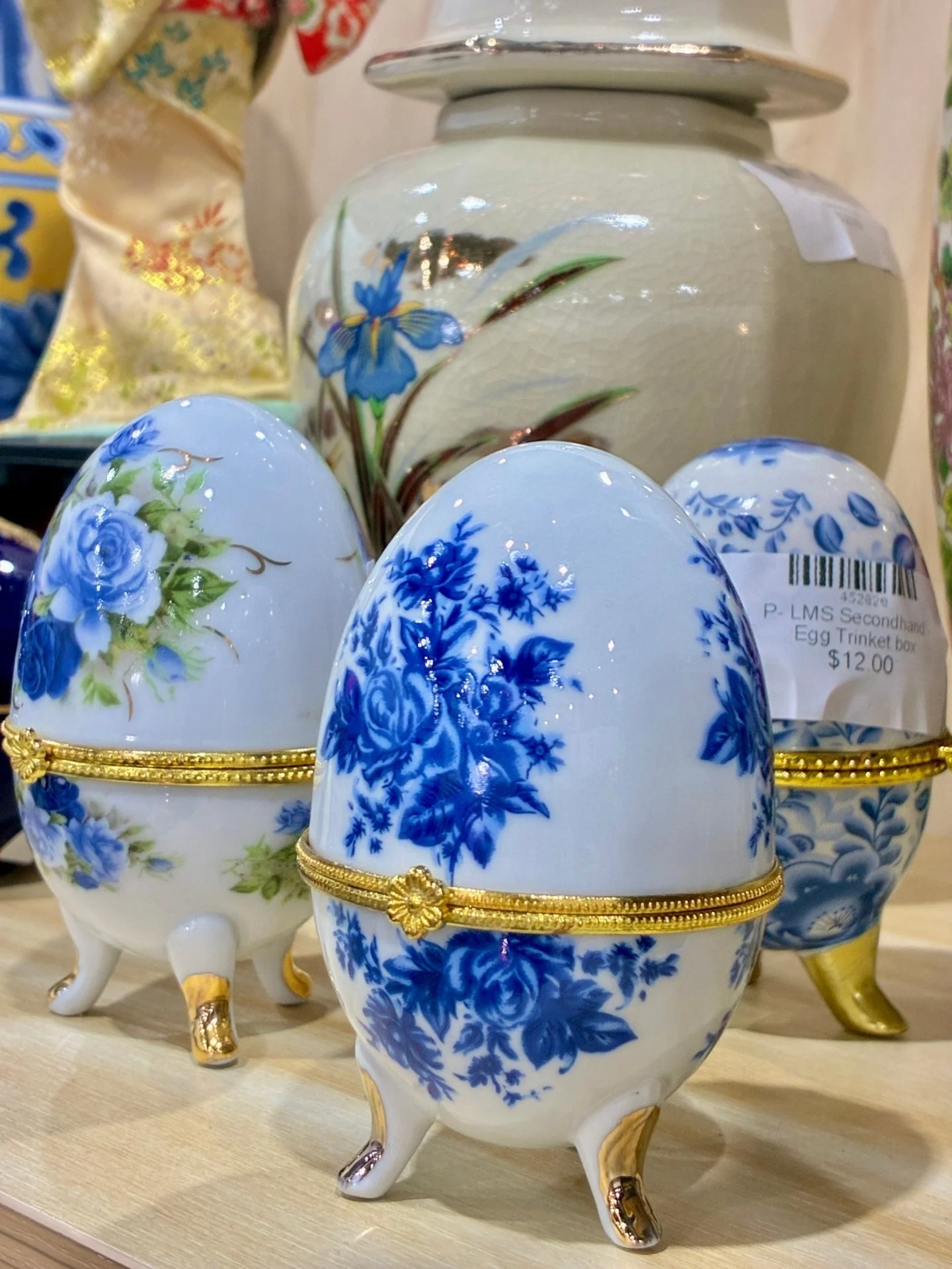 🥚Discover charming vintage egg pieces and plenty more unique finds waiting at Market Fair.
*
*
*
*
*
#marketfair #melbournevintage #melbournemarkets #smallbusiness #vintage #melbourne #vintagemarket #vintagestyle #vintagefinds #retro #vintagefashion