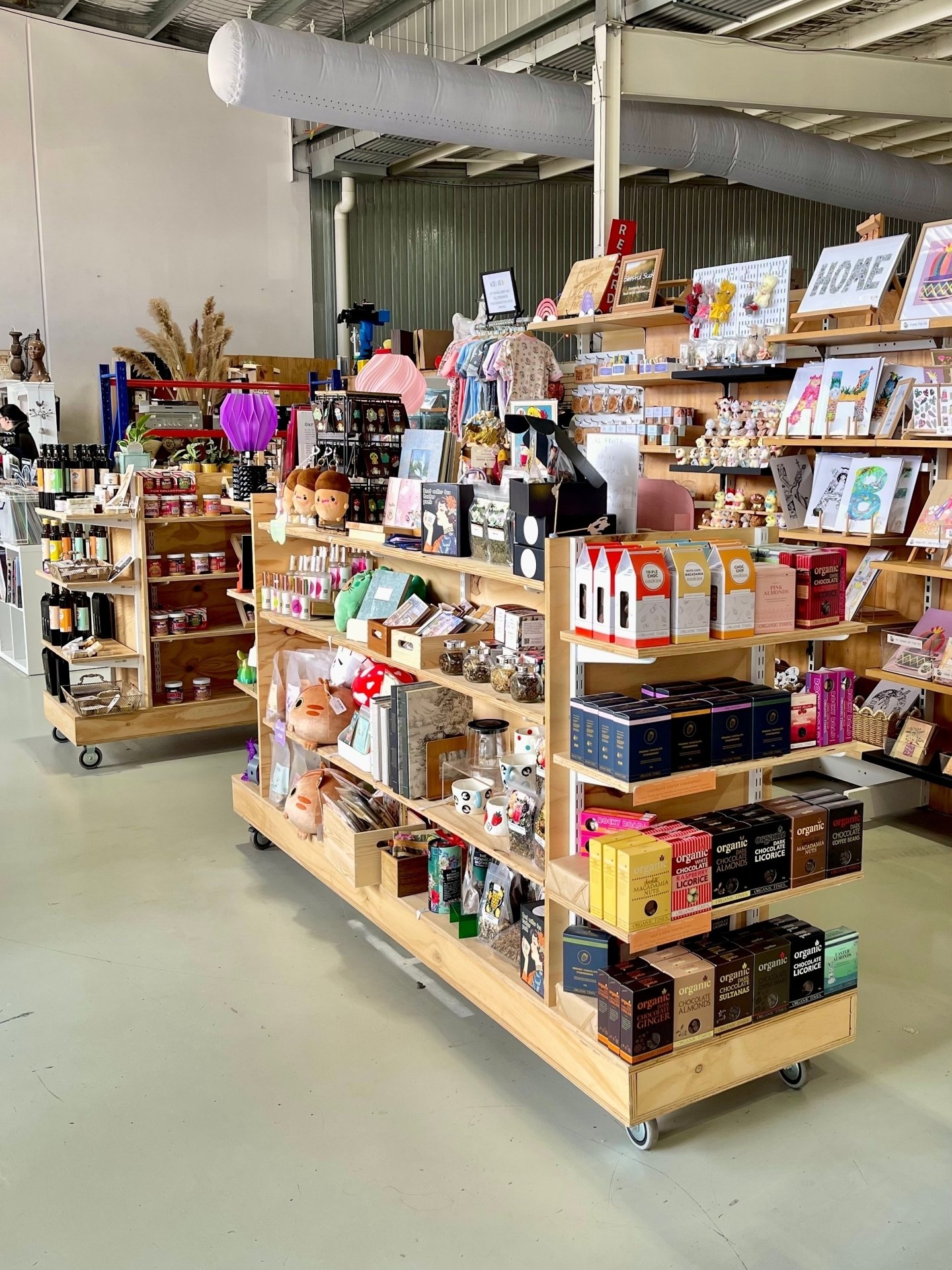 Still searching for the perfect Mother&rsquo;s Day gift? 🤍
Spend the day wandering Market Fair. With 300+ stalls to explore, you&rsquo;re bound to find something she&rsquo;ll truly love. From handmade pieces to thoughtful little finds, it&rsquo;s al