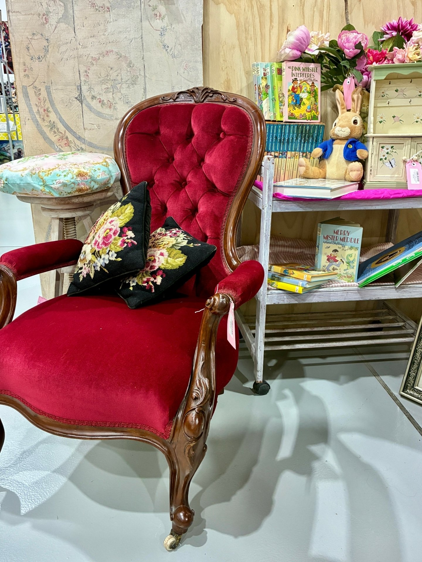 Second hand pieces that make a house feel like home 🤍 Discover unique furniture and homewares at Market Fair Preston 🪑✨
*
*
*
*
*
#furnitureupcycle #furnitures #upcycling #upcycledfurniture #upcyclefurnitures #upcycle #furnituremakeover #reuse #red
