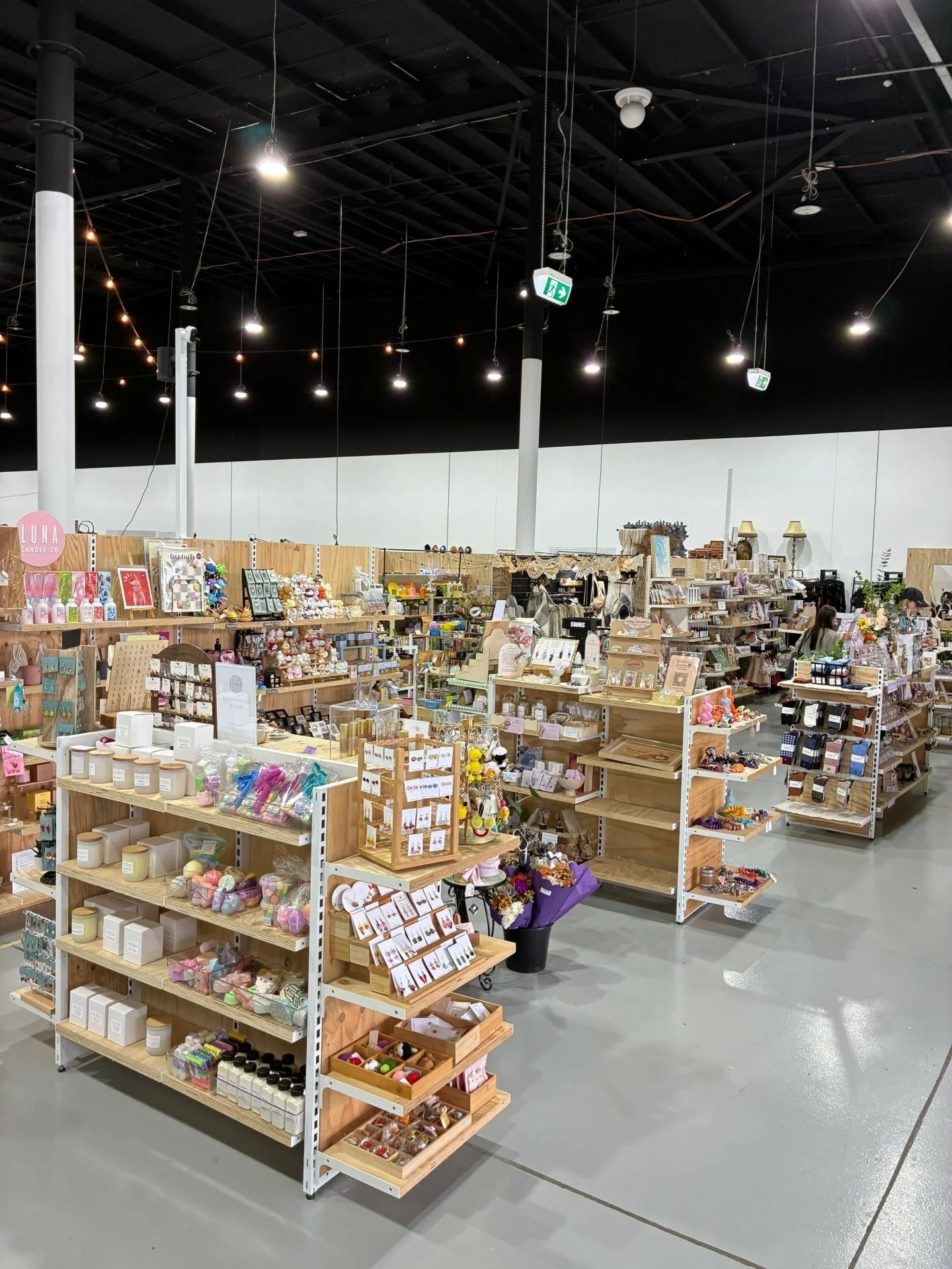 Aisles full of hidden gems ✨ Browse our 3 aisles of new secondhand and vintage items with 200+ stalls at Market Fair Preston.
Open everyday for your next great find!! 
*
*
*
*
*
#vintagestore #thingstodoinmelbourne #thrifting #circularfashion #thrift