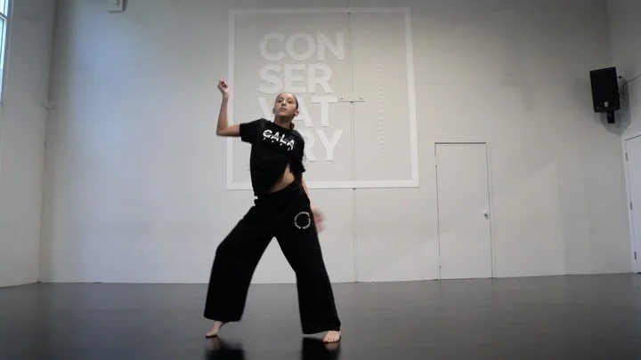 🔥🔥🔥

Still not over last Friday with @choreographybyholly &mdash; the energy in this room was unreal! 

Check out these incredible dancers 🙌🏻