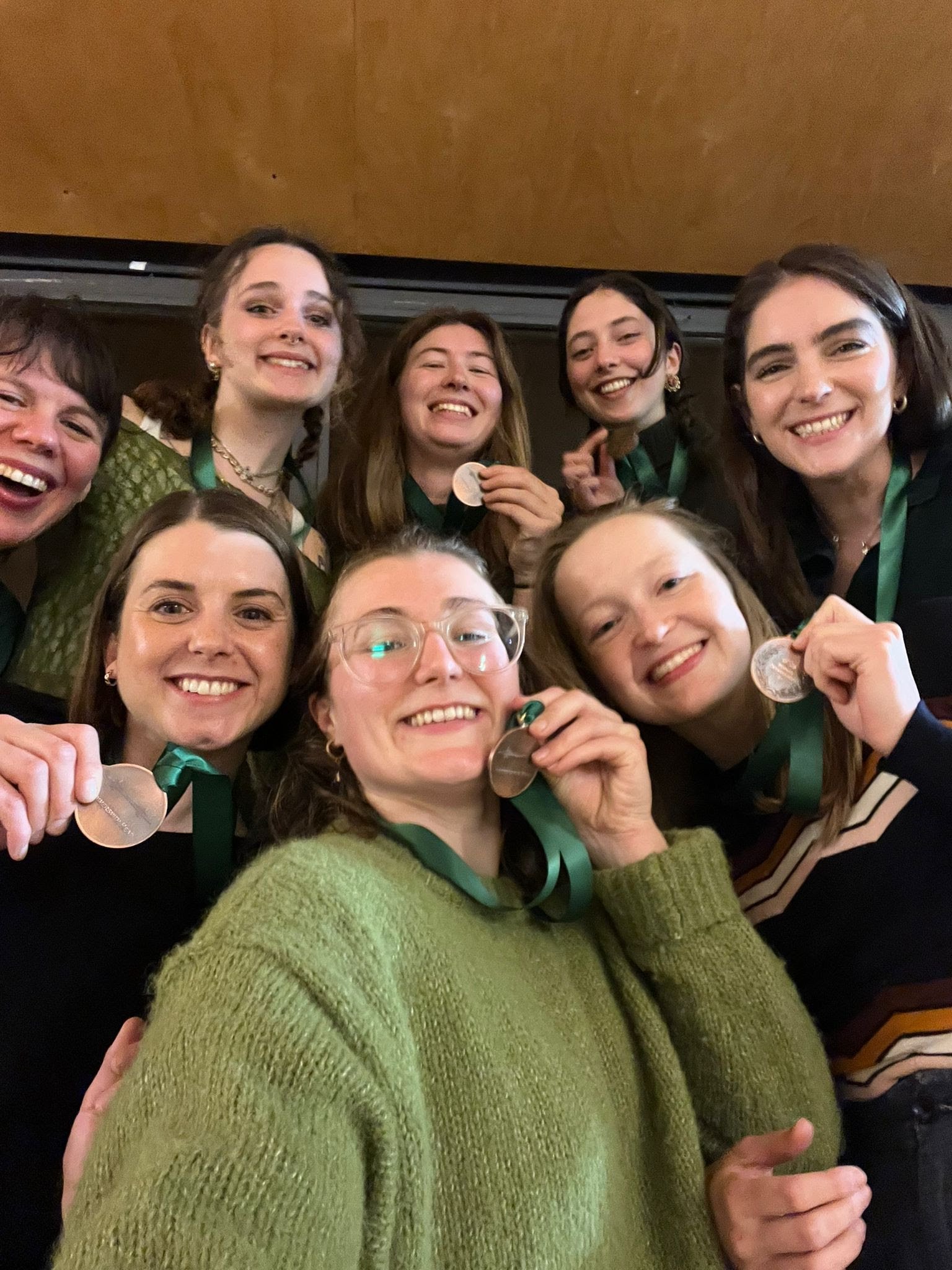 W1 celebrating their pennant win at Hammersmith Head