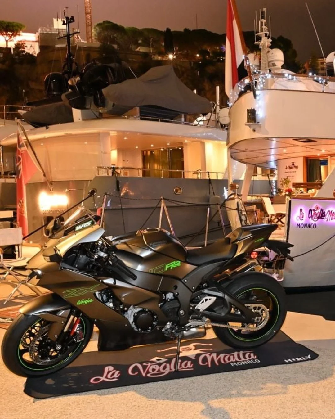 This weekend, La Voglia Matta hosted an important event: the presentation of the new Grillini Team season.
It was a unique opportunity to discover the boat and the team&rsquo;s new season in the EWC championship.