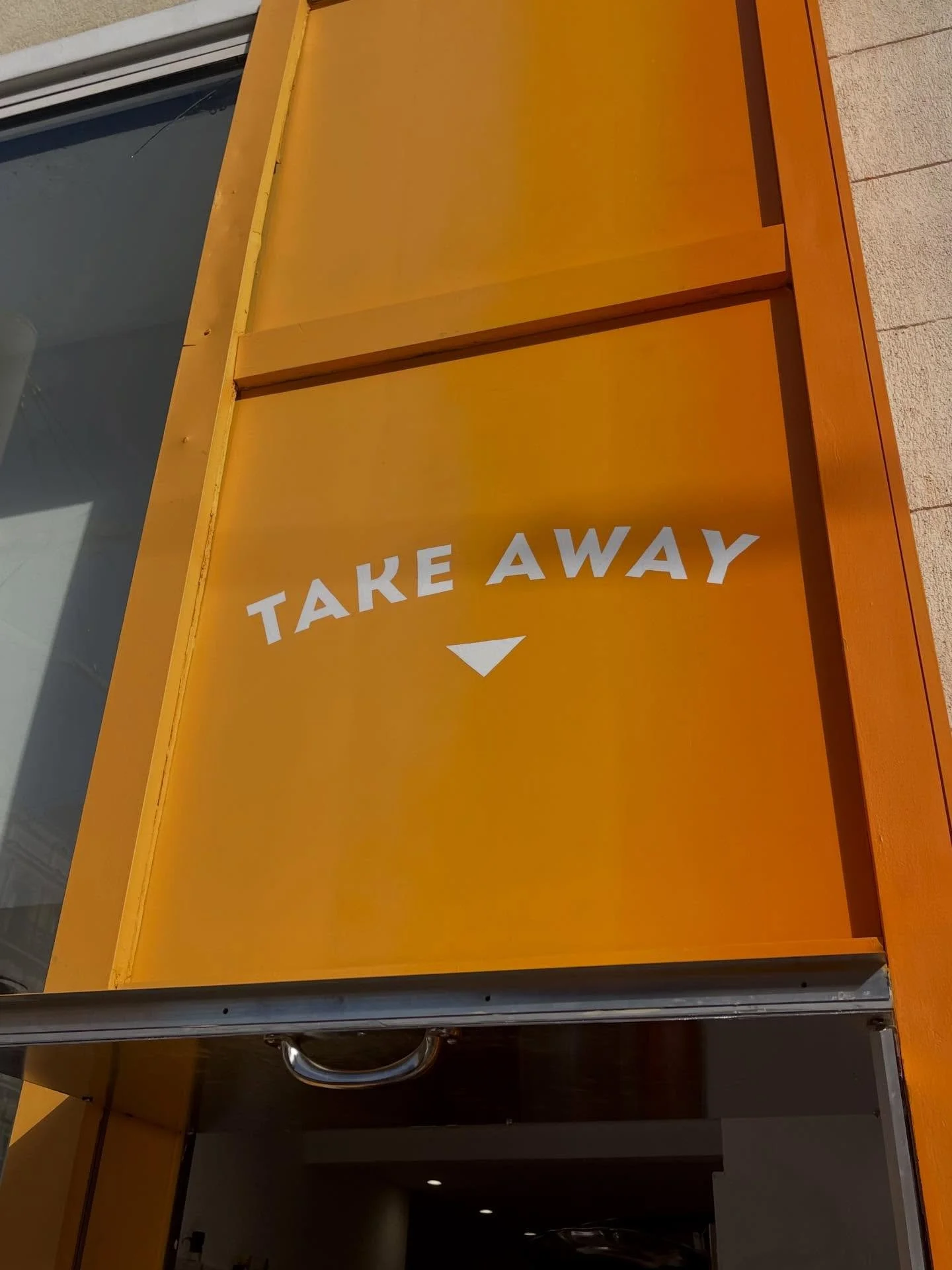 Your quick stop on the Road ⚡️🧡

📍105 bis rue de Rome 13006