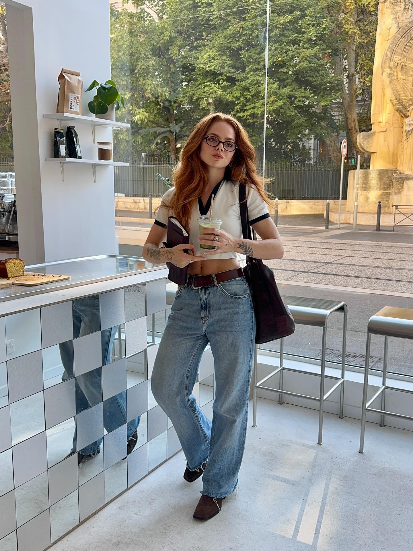 Where light dances, life awakens 
Merci @studiosolveig et @nessa.lasca 💜