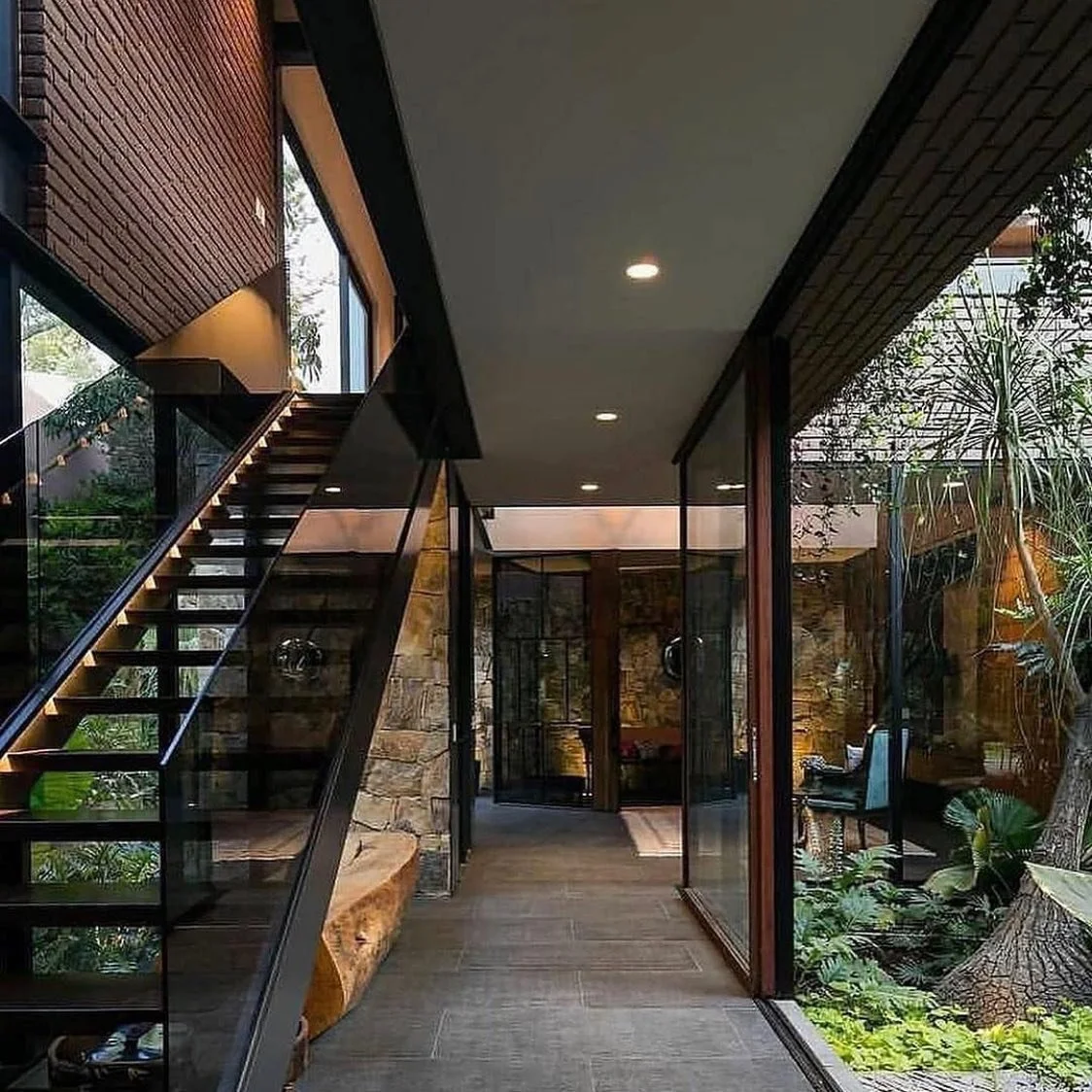 Would you leave the doors open? 🌴🌴 

-

 
-

#design #Luxury #designer #designdeinteriores #custom #realestate #dreamhome #dreamhouse #home #homedesign #development #australia #highend #custombuild #building #build #luxurylifestyle #luxuryhomes #lu
