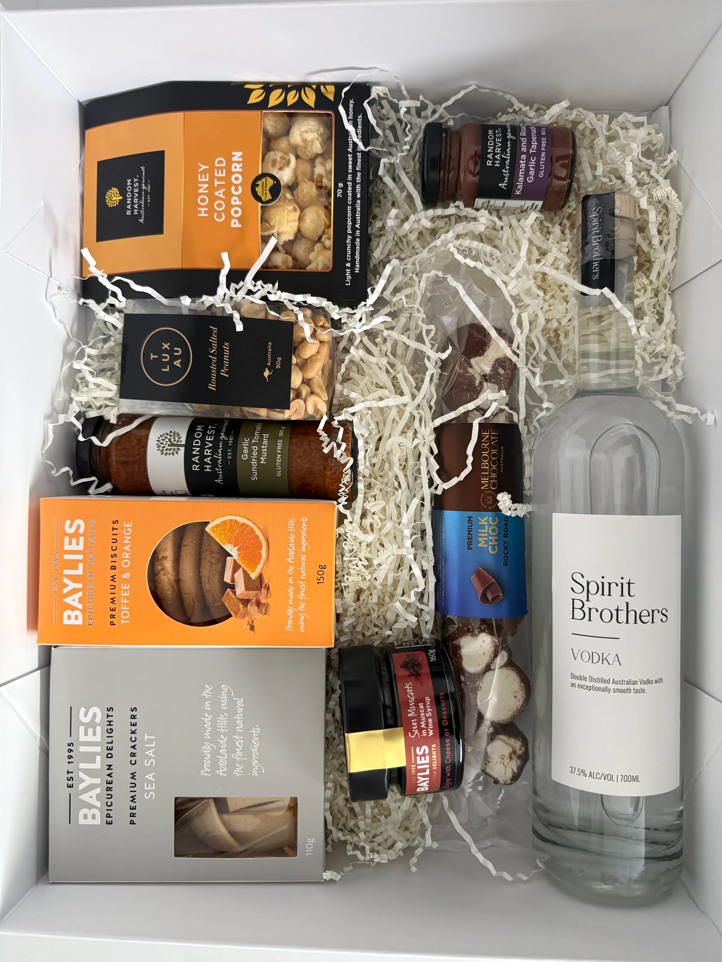 The+Silver+Spirit+Hamper+%282%29.png