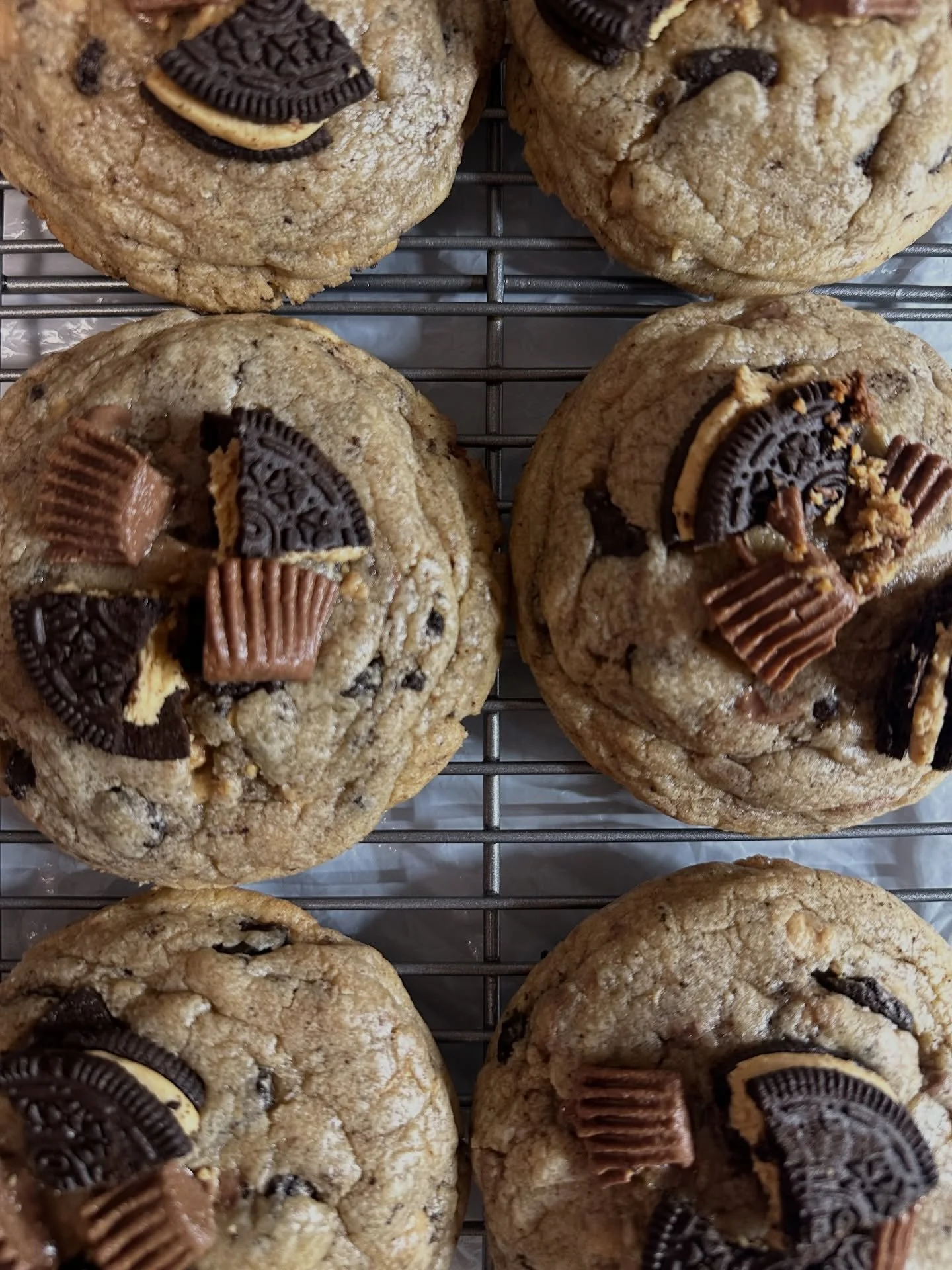 we need to add this yummy PEANUT BUTTA CUP cookie back on the menu &mdash; like soon and very soon 🤤

🍪 richcookiebites.com 

&mdash; 

#gourmetcookies #cookies #richcookiebites #RICHCookieJunkie #cookiesofig