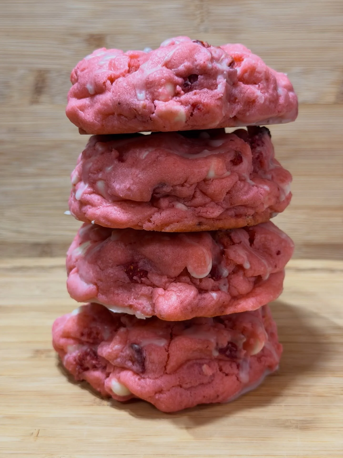 😋2 for you. 2 for a friend. 
don&rsquo;t be stingy &mdash; grab our 2 or 8 packs! 
richcookiebites.com 🍪

&mdash; 

#gourmetcookies #cookies #richcookiebites #RICHCookieJunkie #cookiesofig