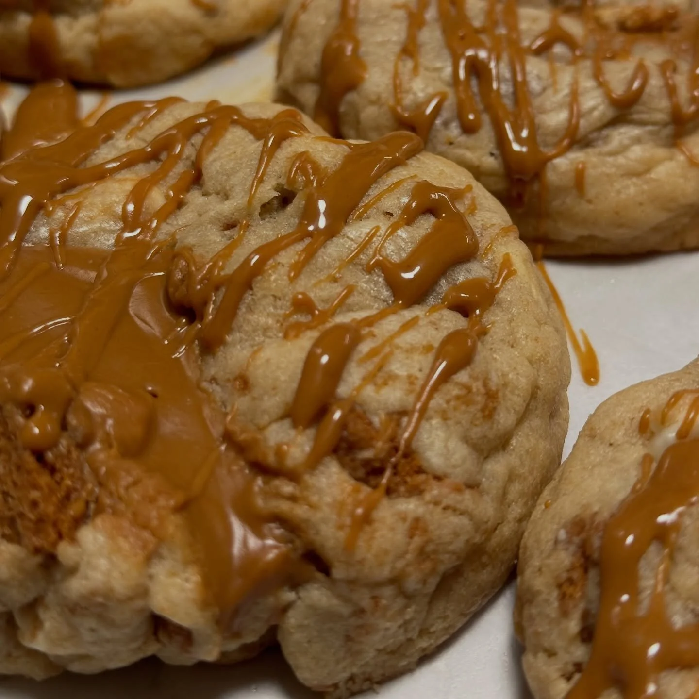 🤤 did someone say B I S C O F F?! so good we jus had to bring it back for tomorrow&rsquo;s cookie drop 🤭 oops the secrets out! 🙂&zwj;&harr;️

&mdash; 

#gourmetcookies #biscoffcookies #richcookiebites #RICHCookieJunkie #postshowtreats