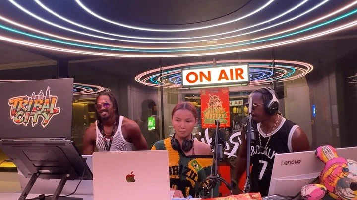 FIRE🔥IN THE BOOTH

BIG SHOUT OUT TO DJ DINA AND THE AWESOME LADIES THAT LOVE TO GROOVE🎧💃

THE VIBEZ ALWAYS LITTY AND THE GIRLS ARE ALWAYS PRETTY @tr1balcity 

BOOM💥🇯🇲‼️

#specialguest #freestyle #amapiano #hiphop #radio