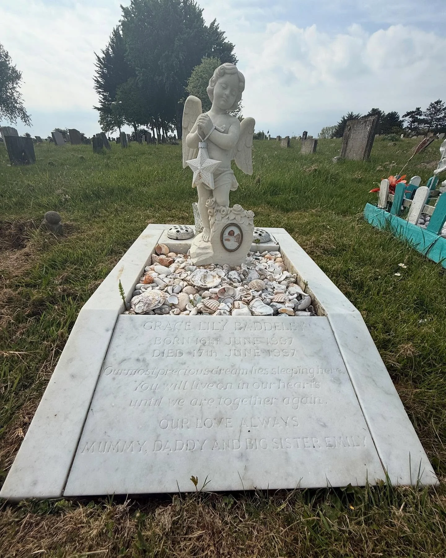 Two graves for the same families in Eastbourne cemetery. A re levell clean and repaint of lettering for one and a clean and repaint of lettering for the other. As with all my graves they are now treated to prevent future growth and I will always chec