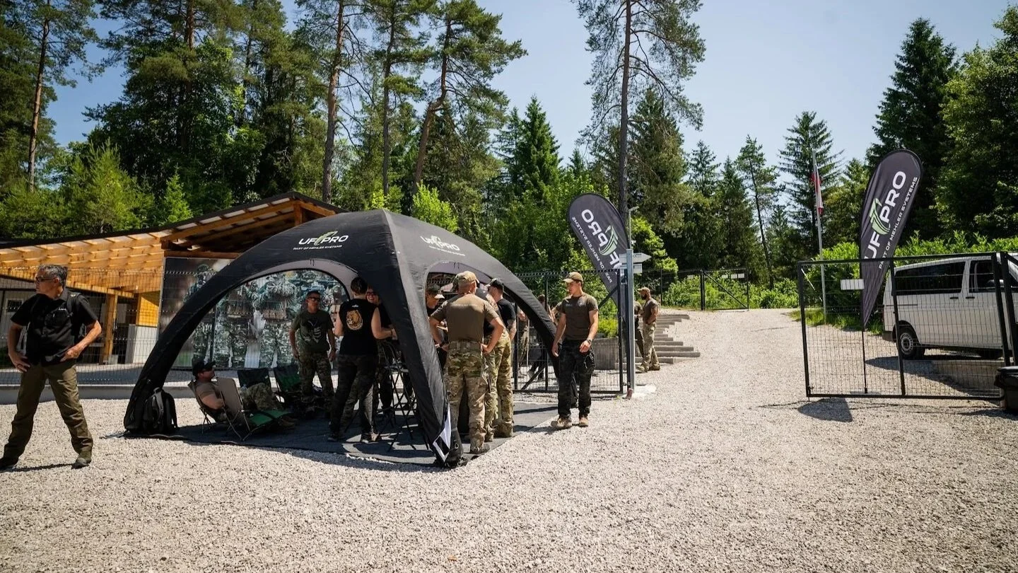 TACWRK als geladener Partner beim UF PRO Distribution Partner Event in Slowenien: Fachlicher Austausch und Produkt-Workshops mit internationalen Handelspartnern im Outdoor-Umfeld.