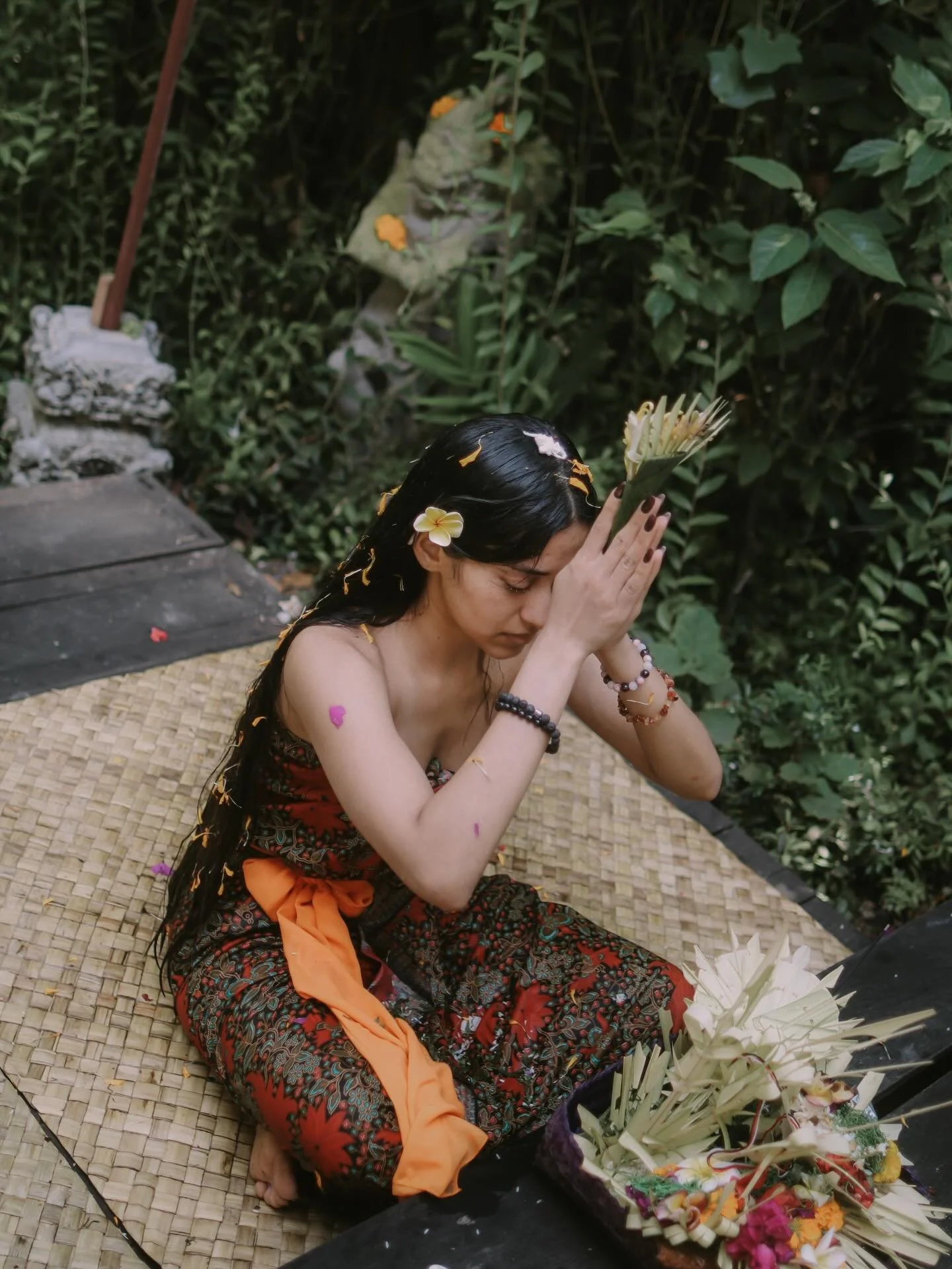 Growth requires transmuting pain.

The Fire Horse year carries momentum, power, and charged new beginnings, while honoring what came before. 

Thank you for a life altering experience @tridesnahealing 
#healing #bali #manifest #peacewithin