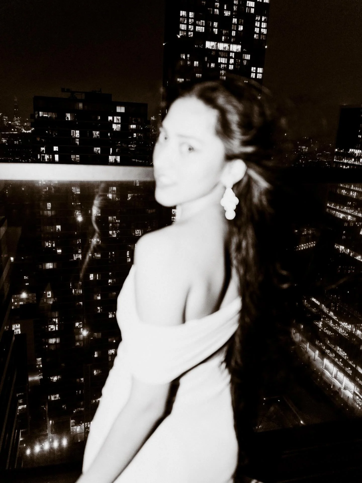 Only your passions make you glow ✨
Mine is tarot&hellip; have you booked your reading yet?
Link in bio 🔮

Always delivering art with @roscoreckless

#meshki #fashionphotography #tarot #psychic