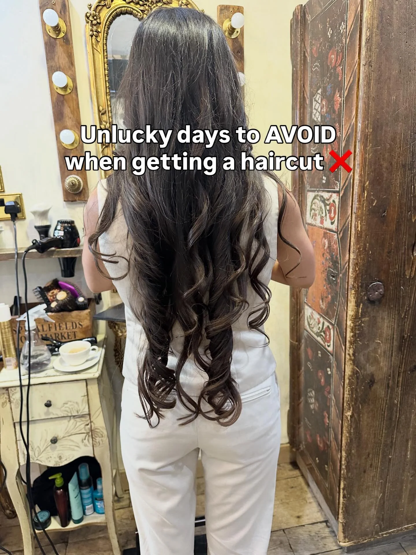 If you&rsquo;re into crystals, tarot, and magic - your hair holds energy. Always check the lunar vibe before changing it!

Monday (Moon) ✅ intuition boost
Tuesday (Mars) ❌ adds aggression
Wednesday (Mercury) ✅ sharpens communication
Thursday (Jupiter