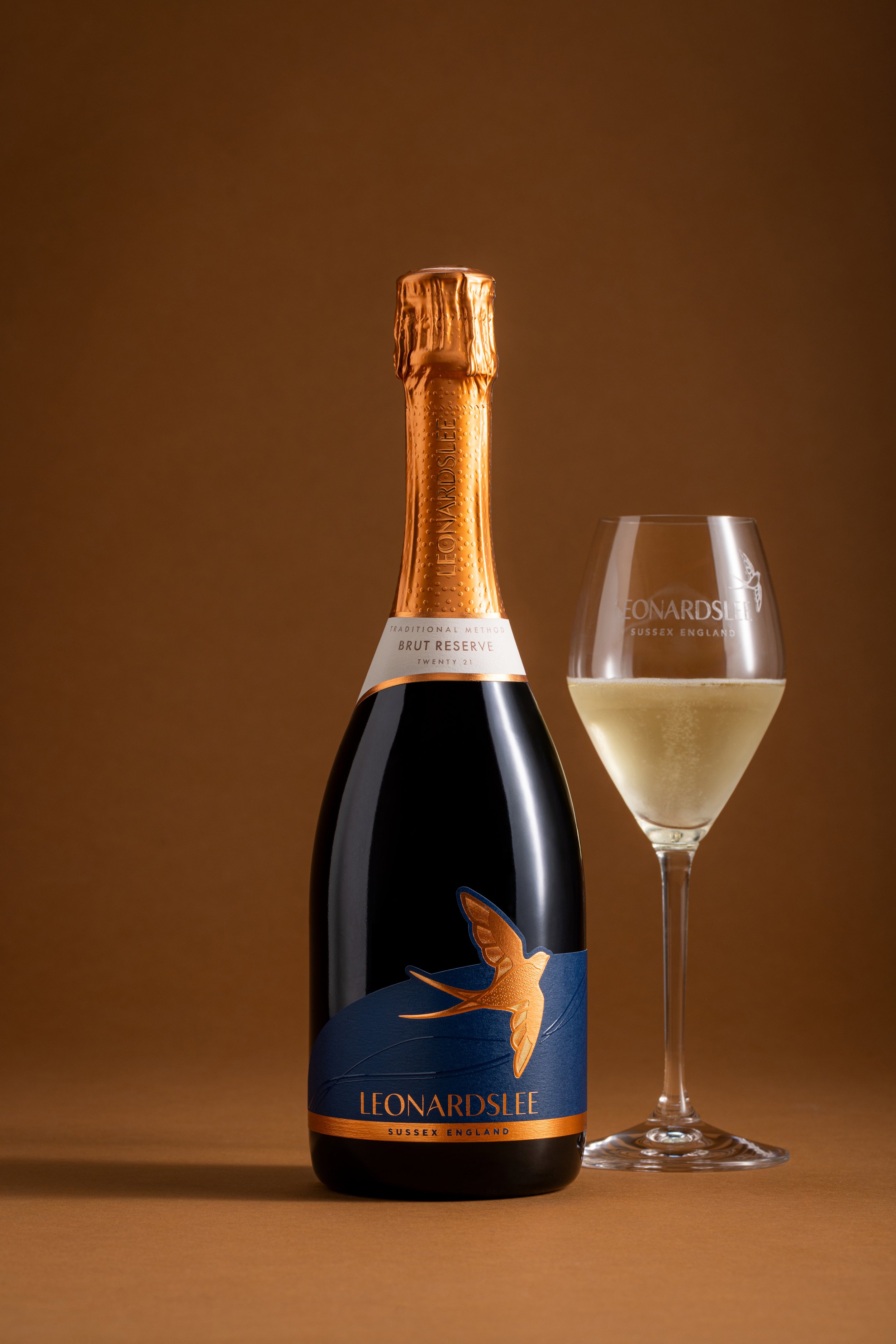 Dark_Leonardslee_Brut Reserve.jpg